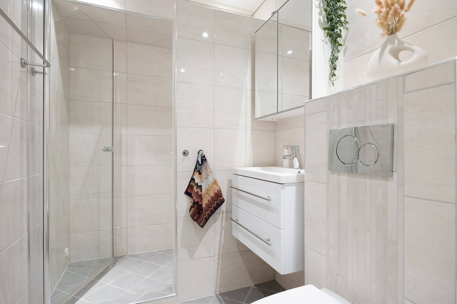 Badet ble renovert av forrige eier i 2015 Galleribilde