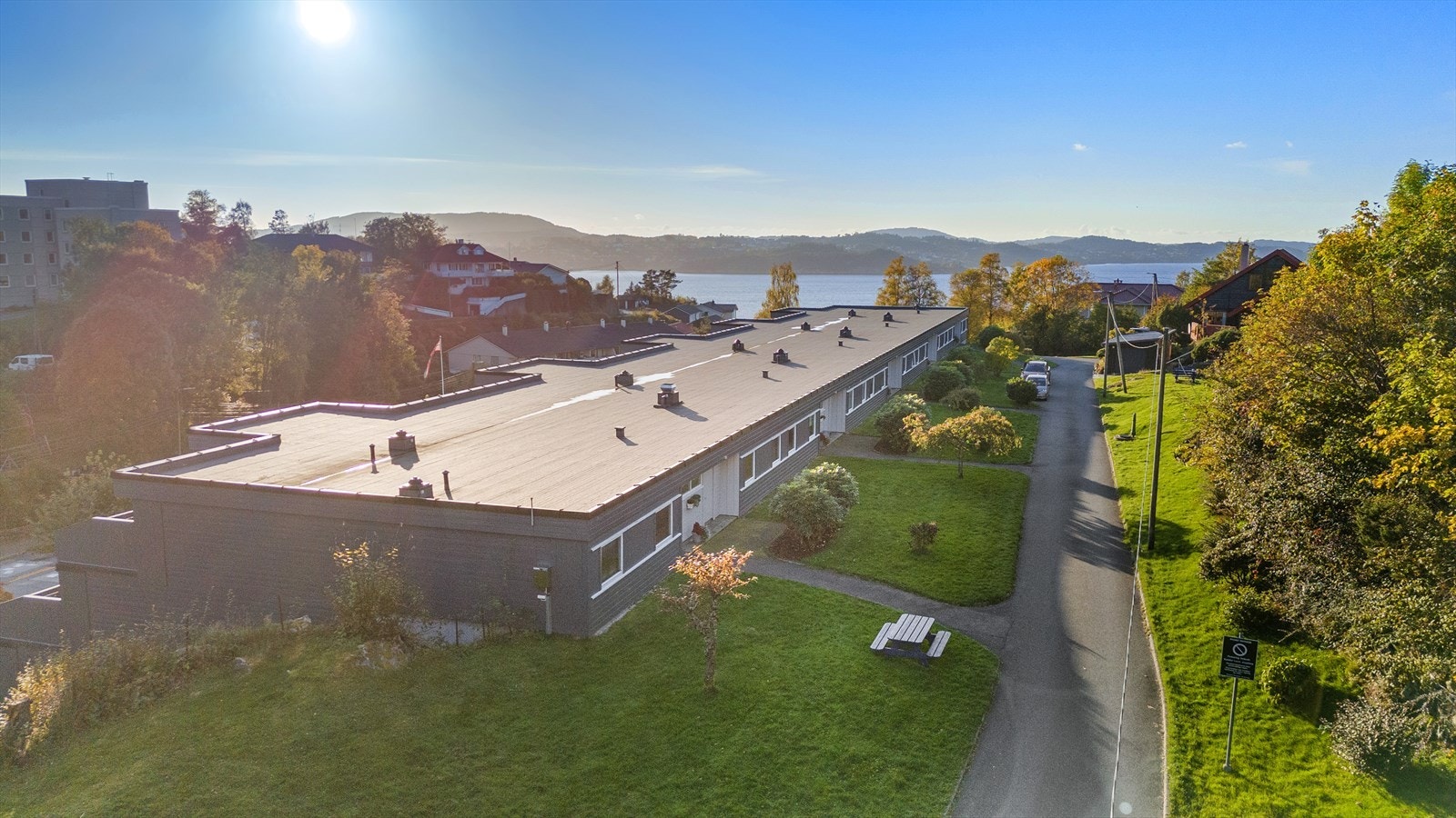 Mulig adkomst både fra nedsiden og baksiden av blokken Galleribilde