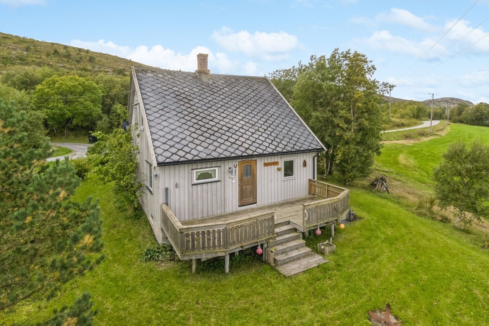 Solrikt og sjønært. Galleribilde