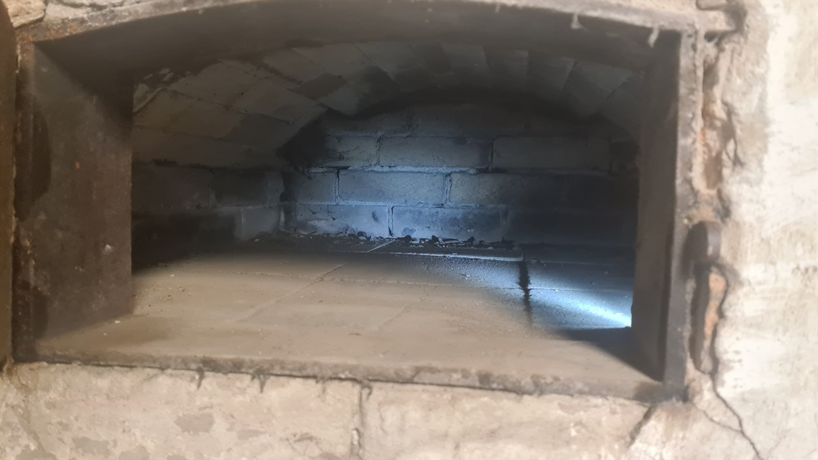 Romslig bakerovn. Galleribilde