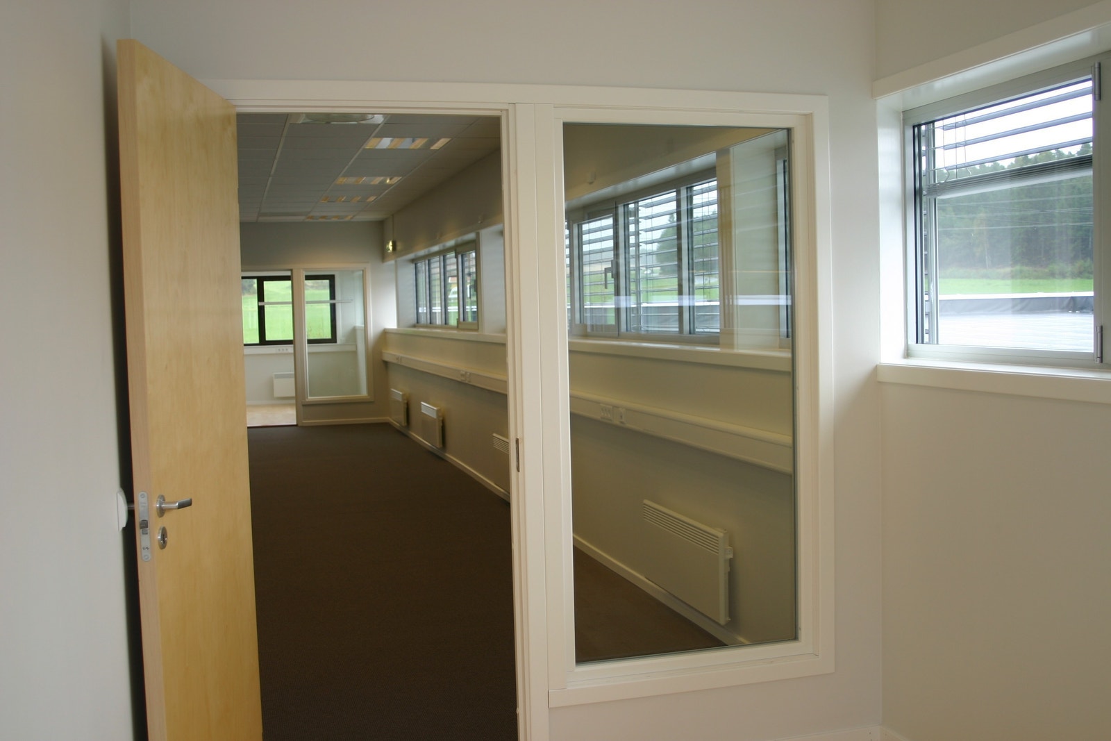 Hyggelige og lyse kontorer med fellesarealer. Galleribilde