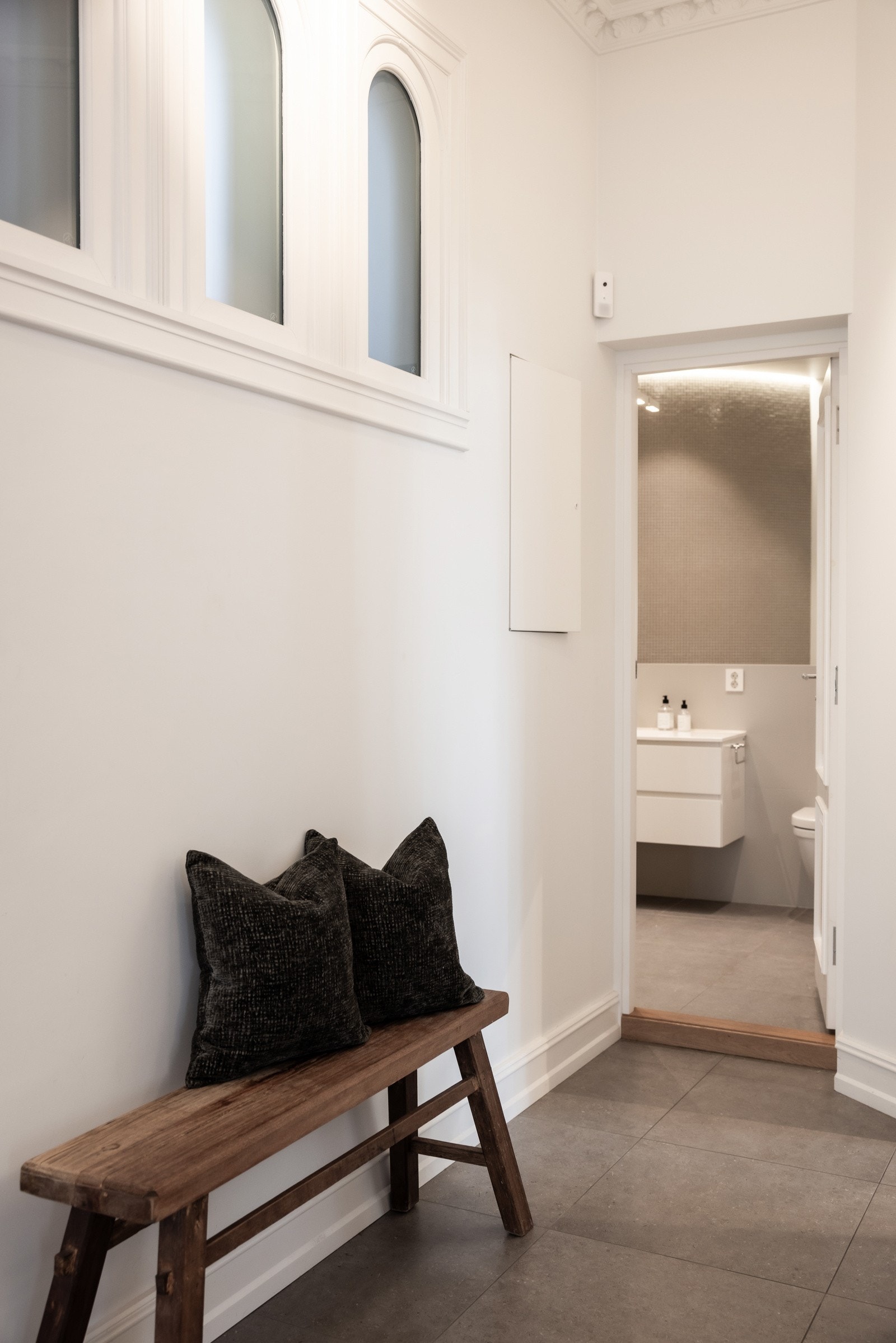 Rett utenfor hovedsoverom finner du det andre badet. Galleribilde