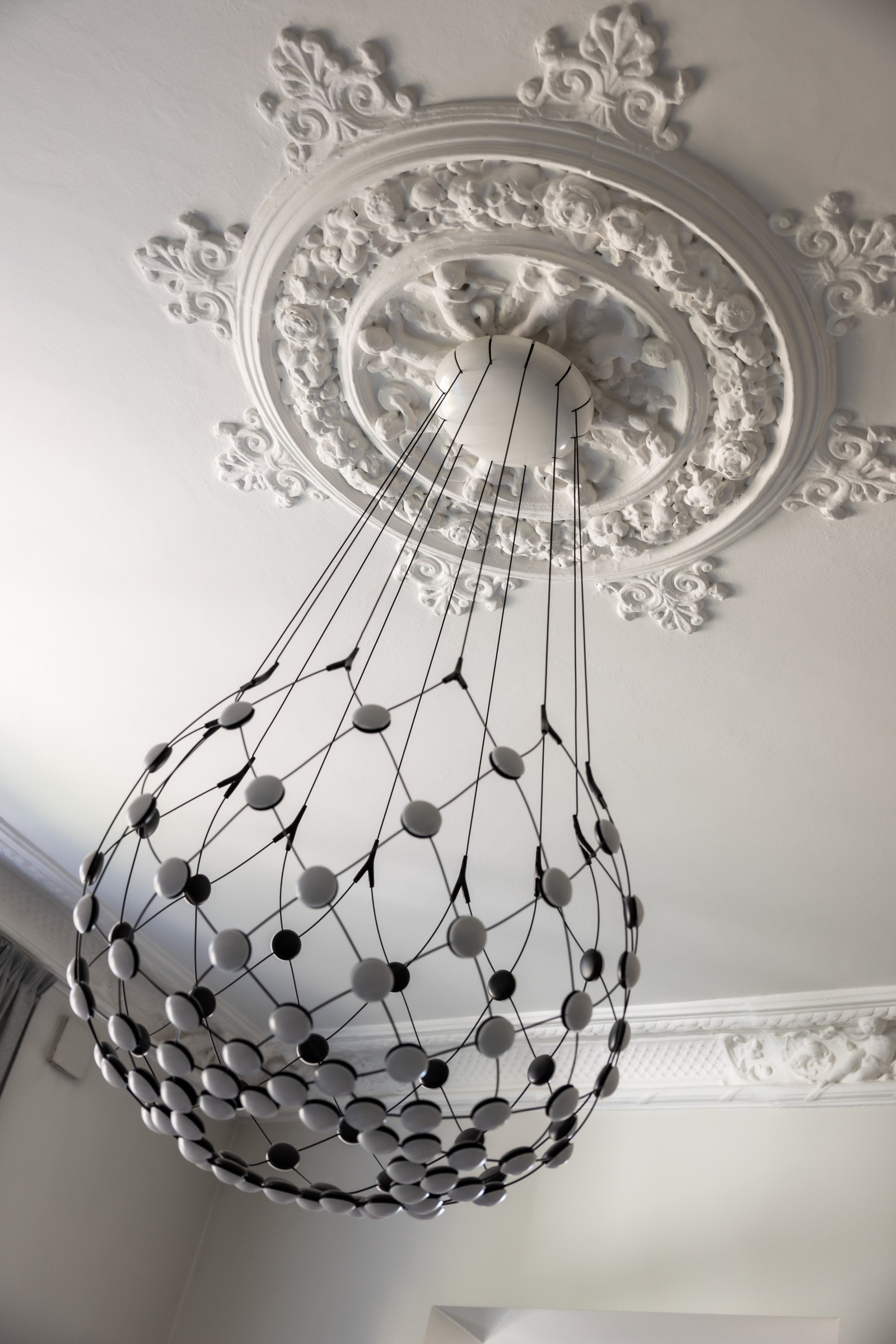 Smykke av en rosett. Galleribilde