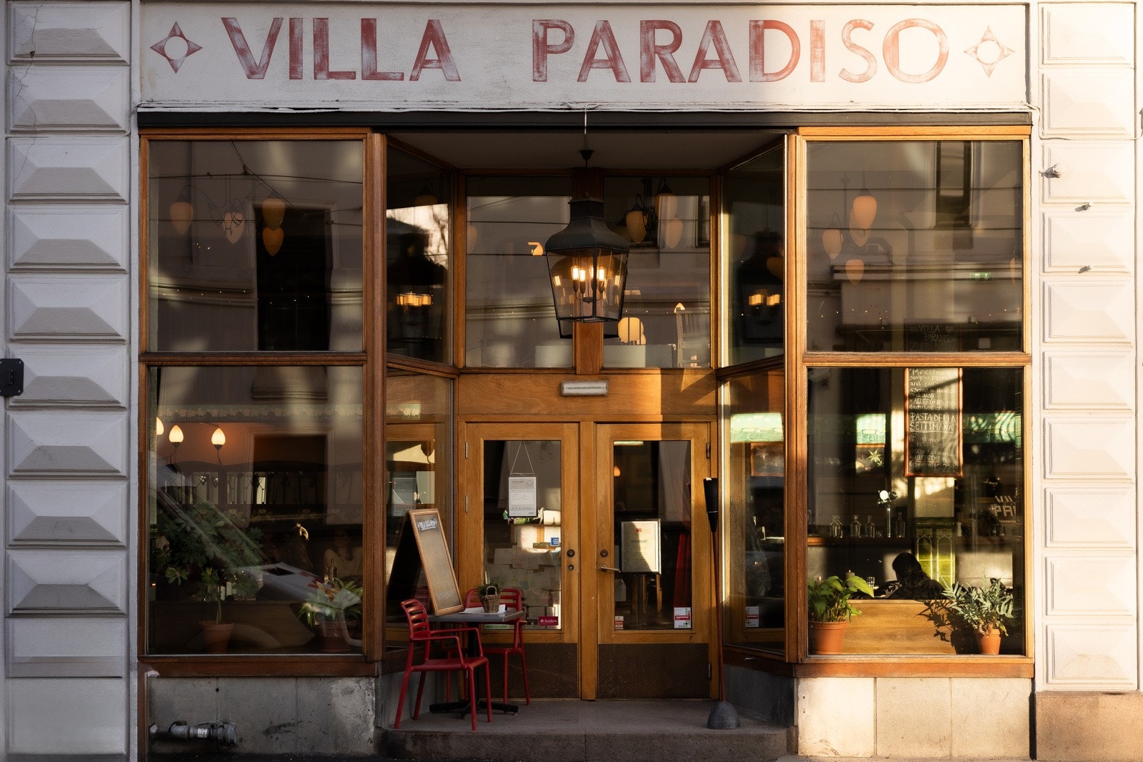 Villa Paradiso på Solli plass - Napolitansk pizza, pasta og god stemning! Galleribilde