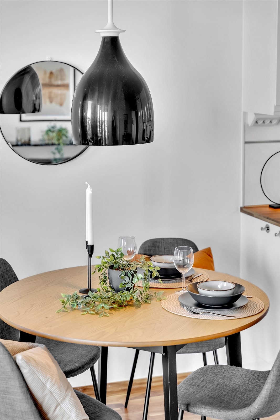 God plass til spisebord på kjøkkenet. Galleribilde