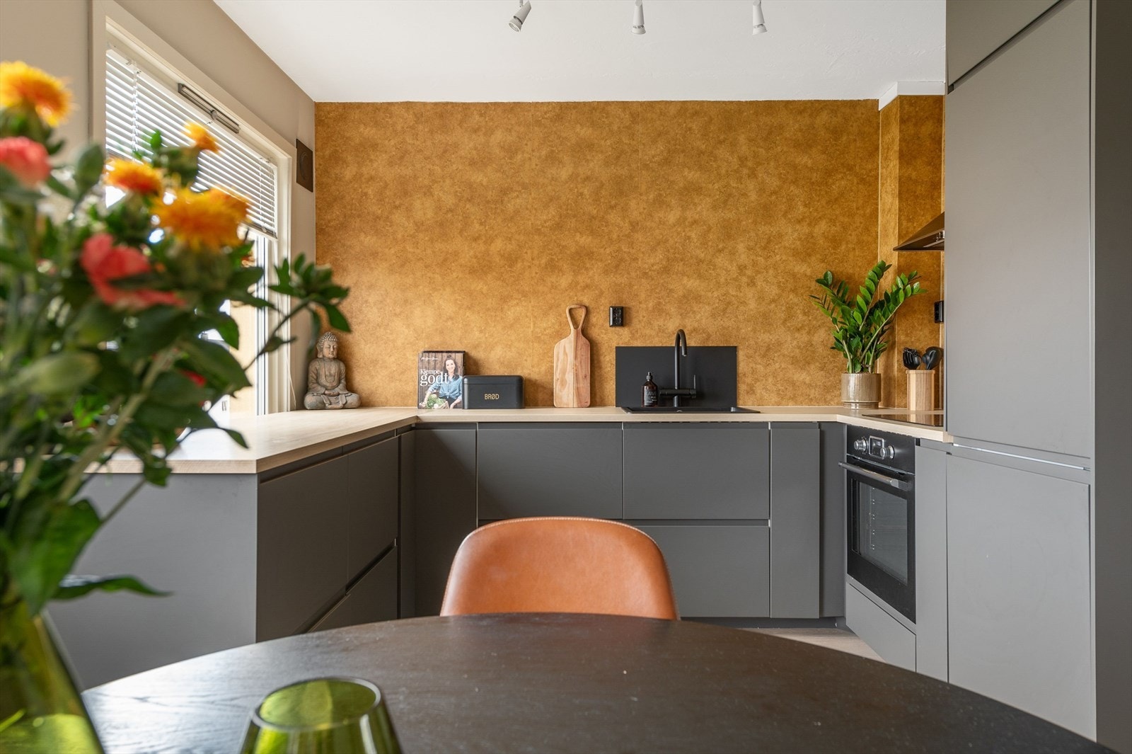 Smakfullt innredet og påkostet Galleribilde