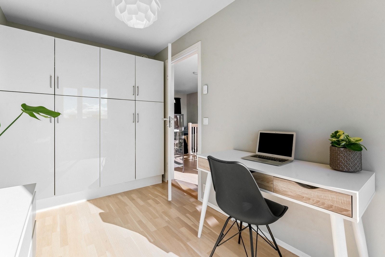 Rommet er også velegnet som kontor, walk-in, gjeste-/barnerom. Galleribilde