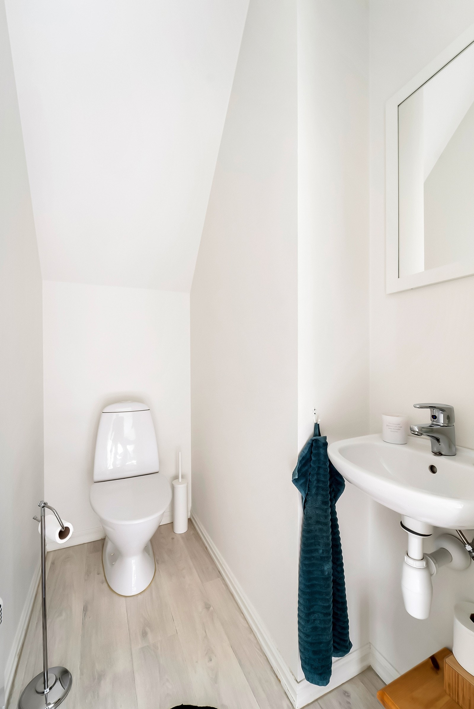 Toalettrom i hovedetasje. Galleribilde