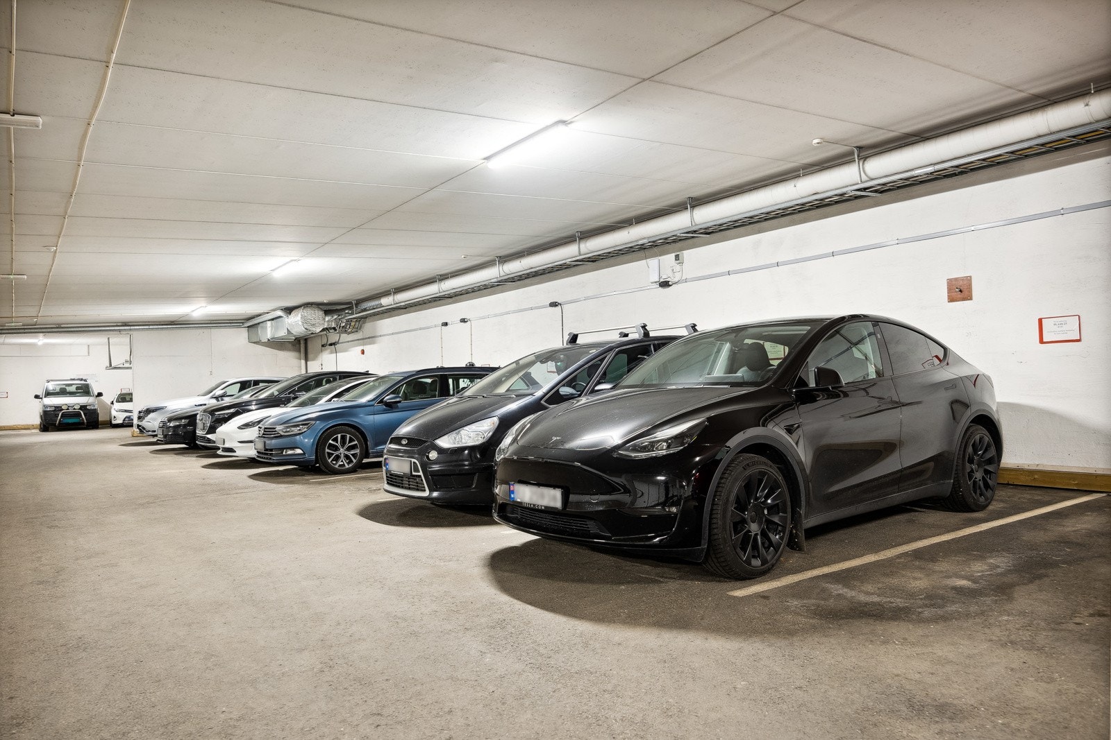 Leiligheten disponerer parkeringsplass i felles garasjeanlegg. Galleribilde