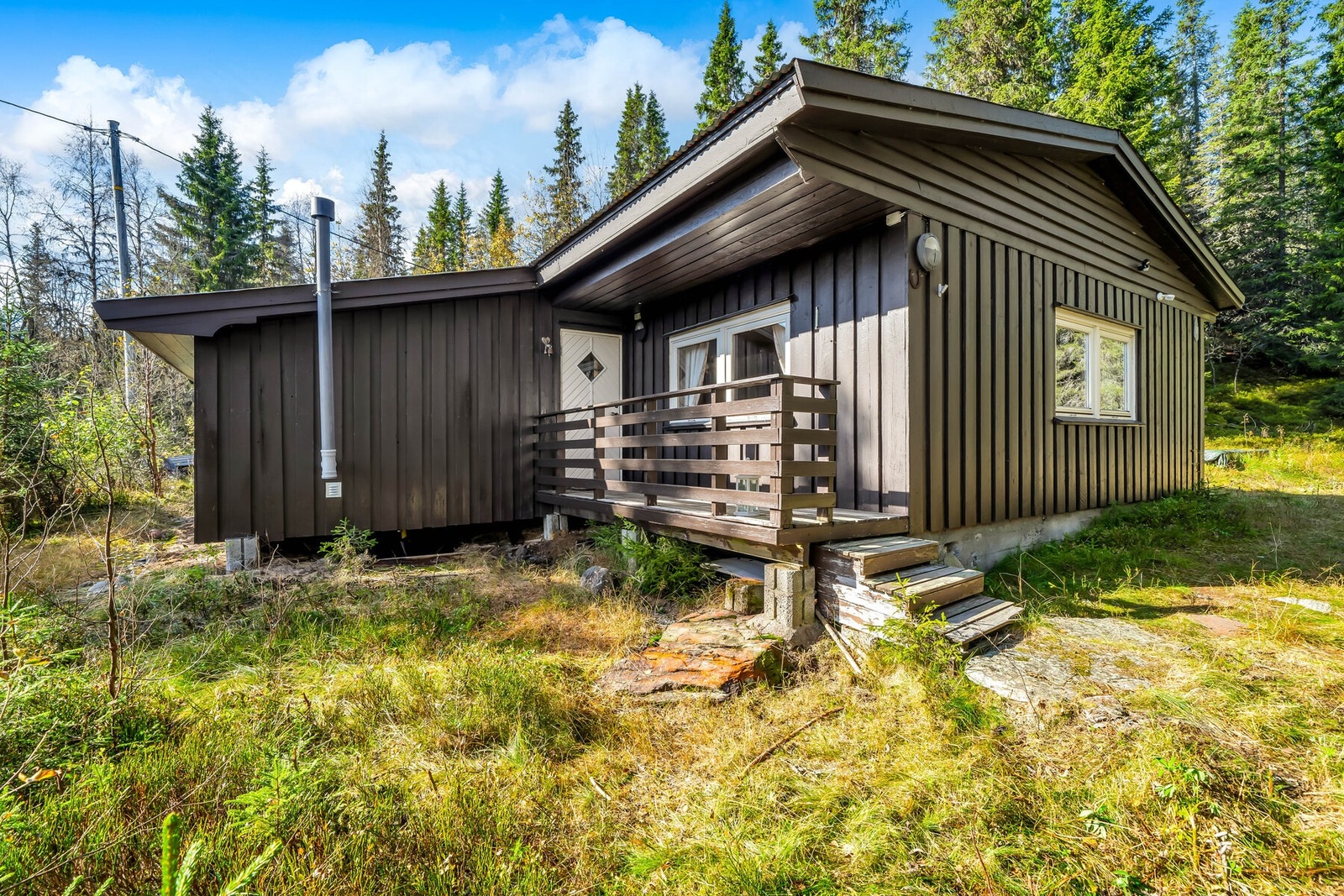 Inngangsparti med liten veranda på 5 m². Galleribilde