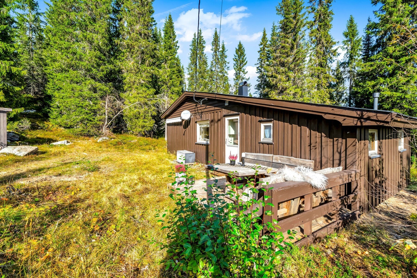 Nyt frisk luft i rolige omgivelser. Her er det naturtomt med stort potensiale! Galleribilde