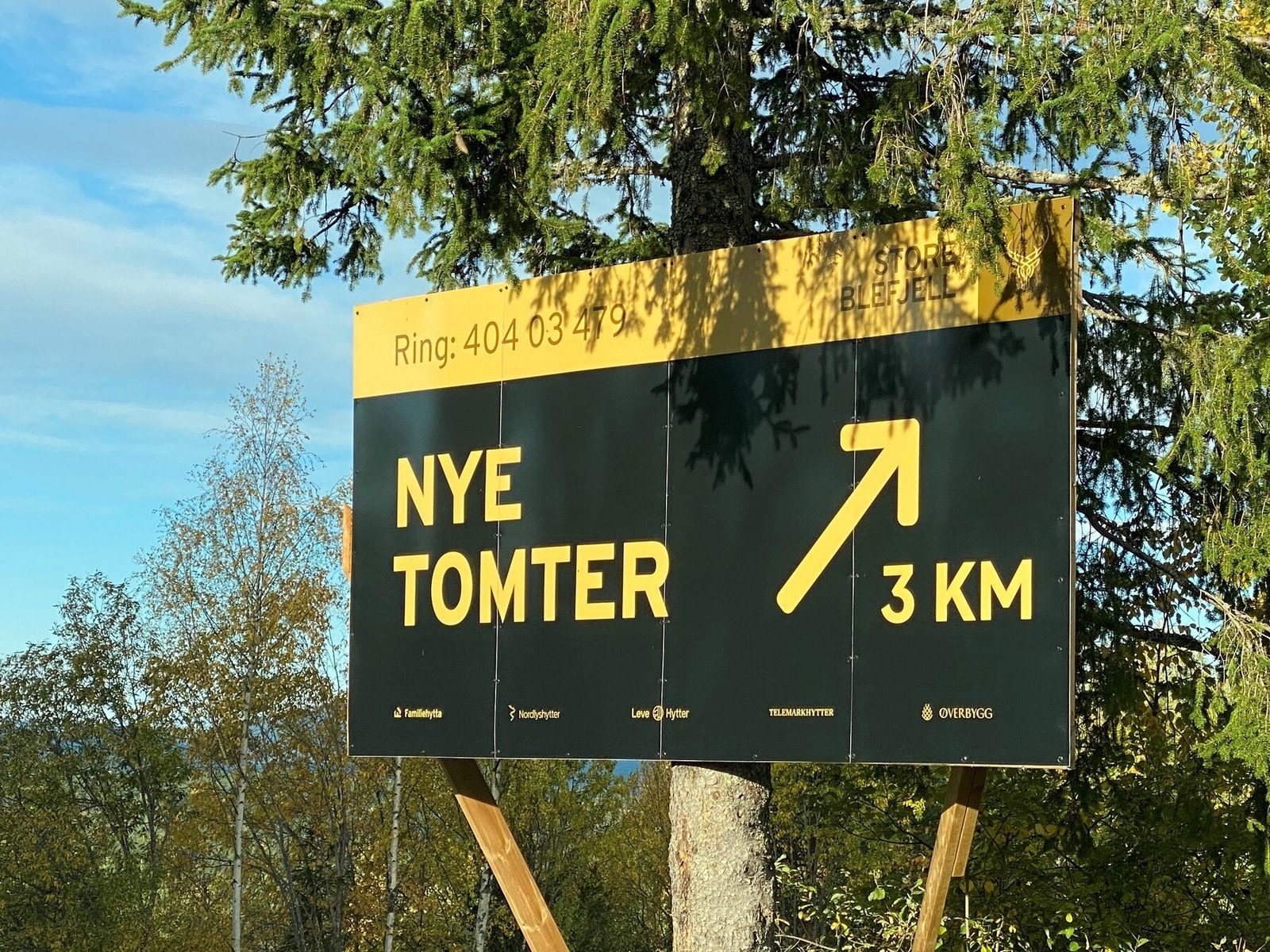 Det er godt skiltet inn til feltet fra hovedveien Galleribilde