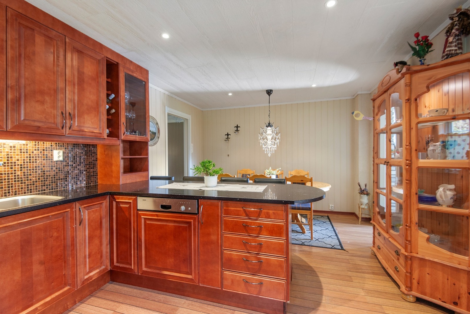 Det er montert downlights i taket. Galleribilde