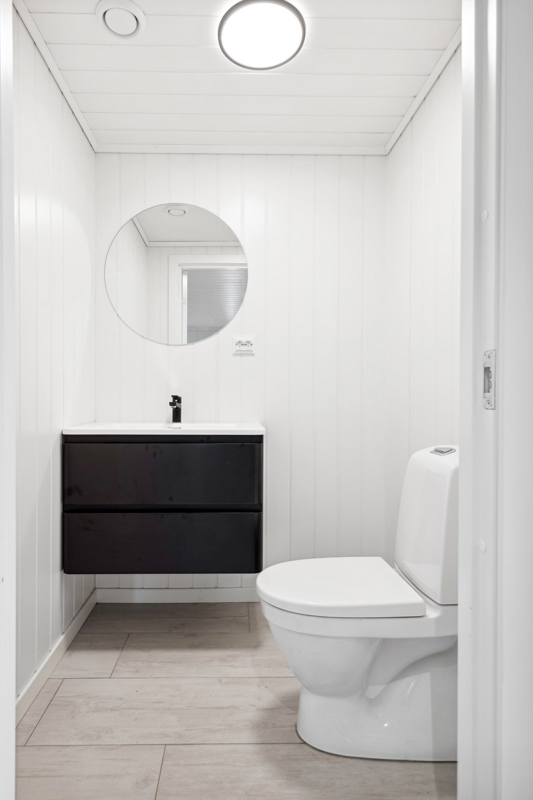 Ekstra toalettrom - perfekt når man har besøk. Galleribilde