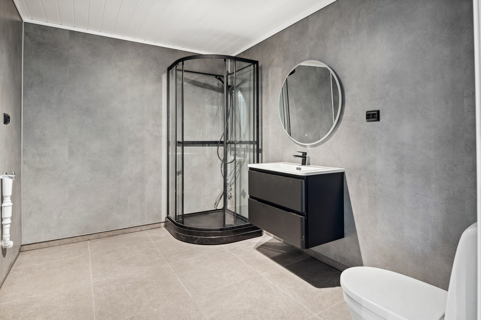 Lekkert bad i moderne utførelse. Galleribilde