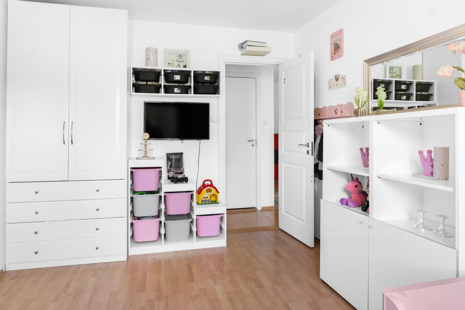 - Romslig soverom med eget personlig preg - Galleribilde