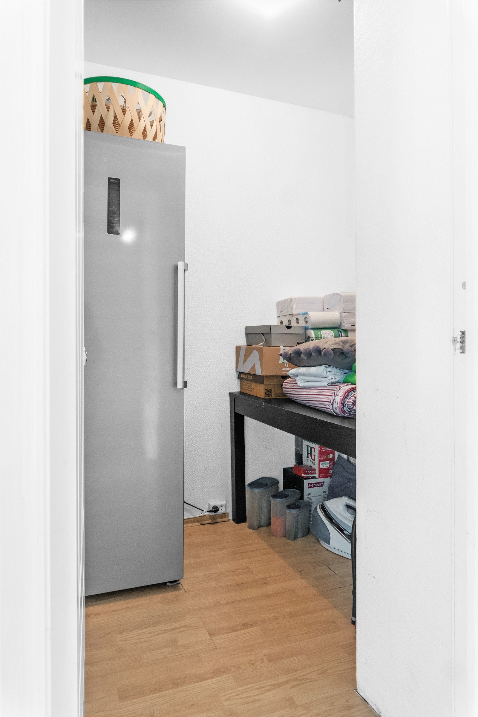 - Bod / innredet rom til lagring - Galleribilde
