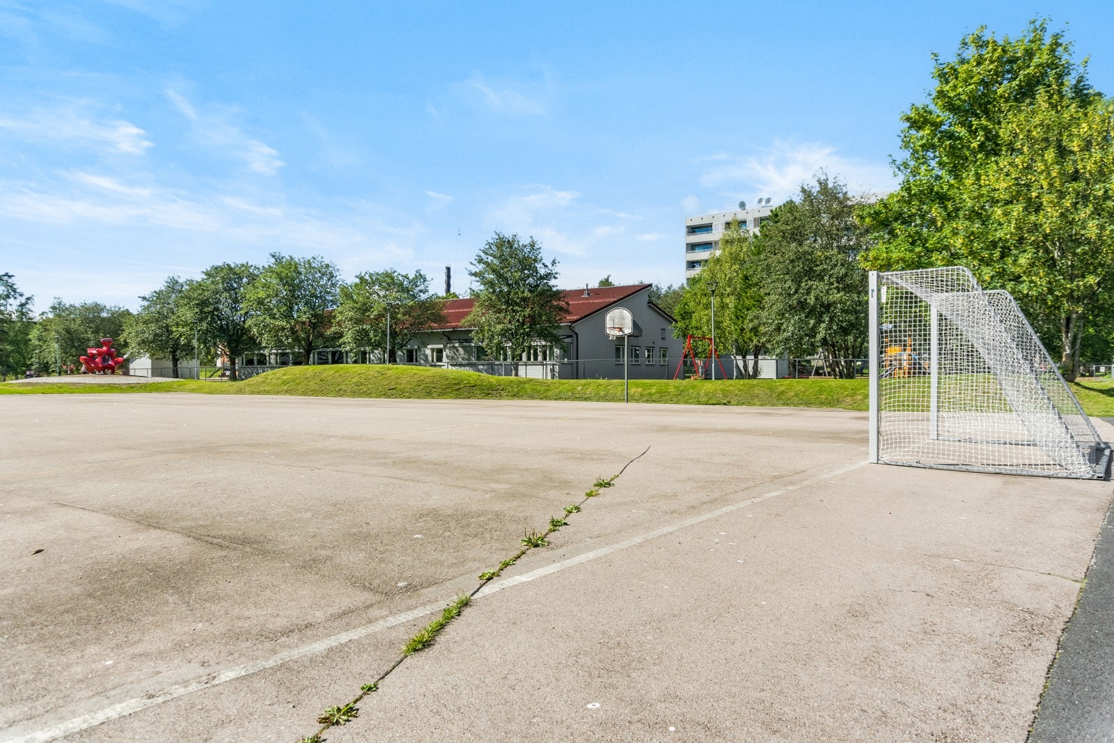 - Lekeplass ved Haugenstua Borettslag - Galleribilde