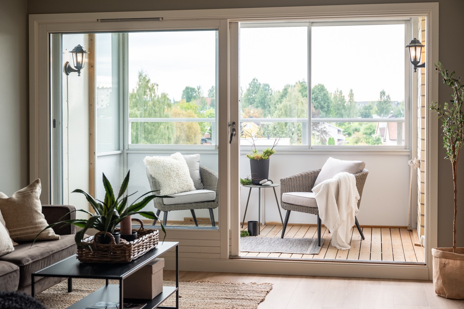 Med utgang fra stuen har man en innglasset veranda på 6,5 kvm. Galleribilde