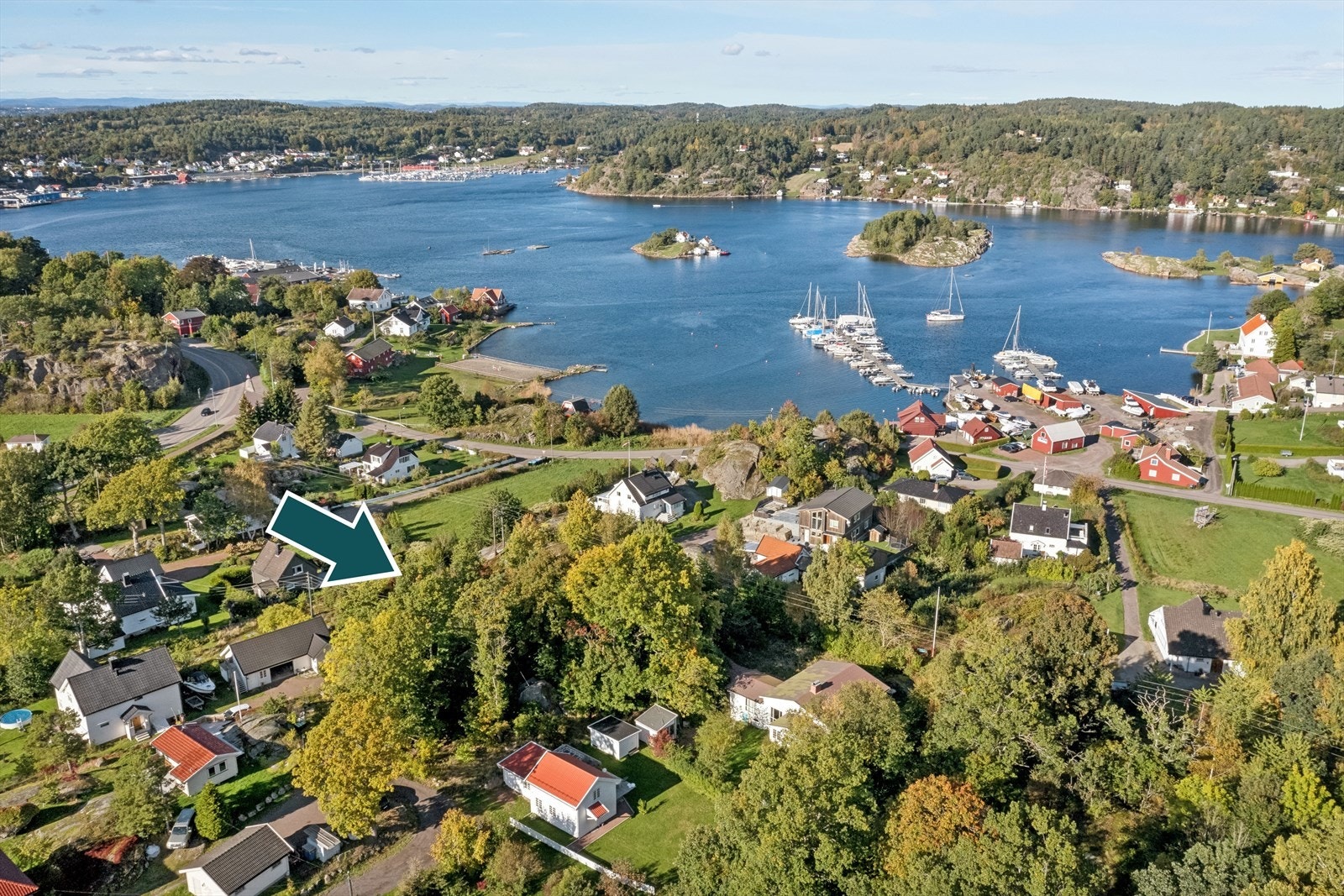 DNB Eiendom og Tor Olav Strandskog presenterer en solrik eiertomt med flott utsikt mot Vrengesundet Galleribilde