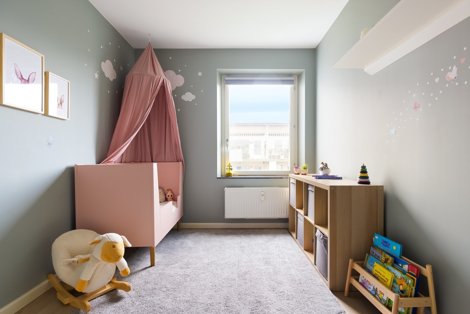 Soverom 2 og 3 er på hhv 10 og 12 kvm og er således lett anvendelige Galleribilde