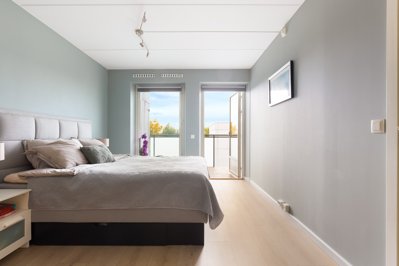 Hovedsoverommet har tilgang til balkongen via egen dør Galleribilde