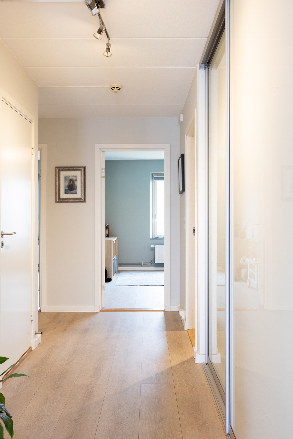 De andre soverommene i leiligheten finner man i motsatt ende av boligen Galleribilde