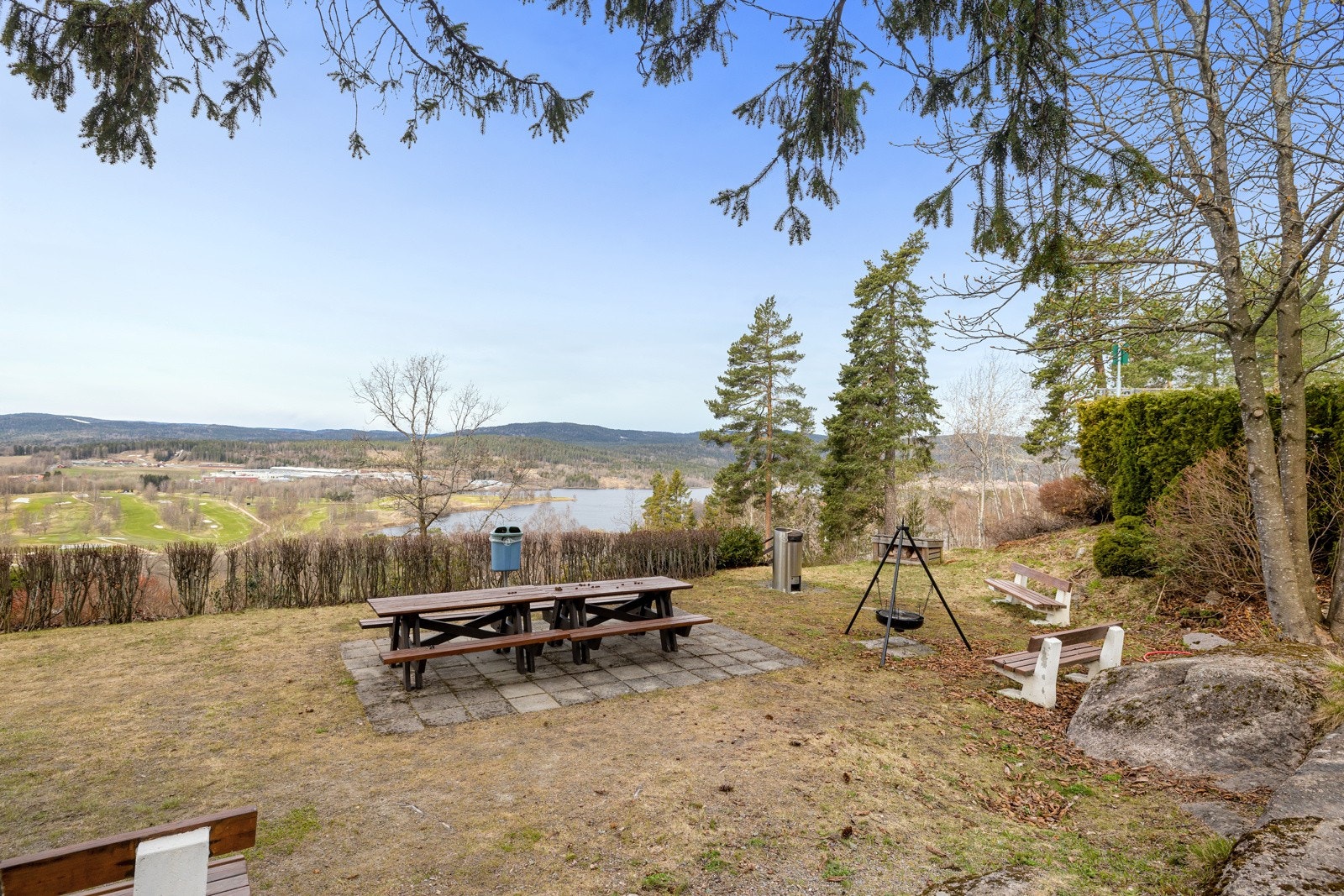 Området byr på fantastiske muligheter for friluftsliv sommer som vinter. Galleribilde