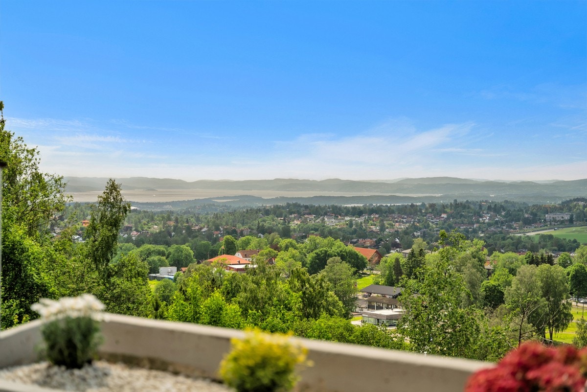 Velkommen til Olaf Bulls vei 17 - Se egen knapp i annonsen for 360 visning av boligen! Galleribilde