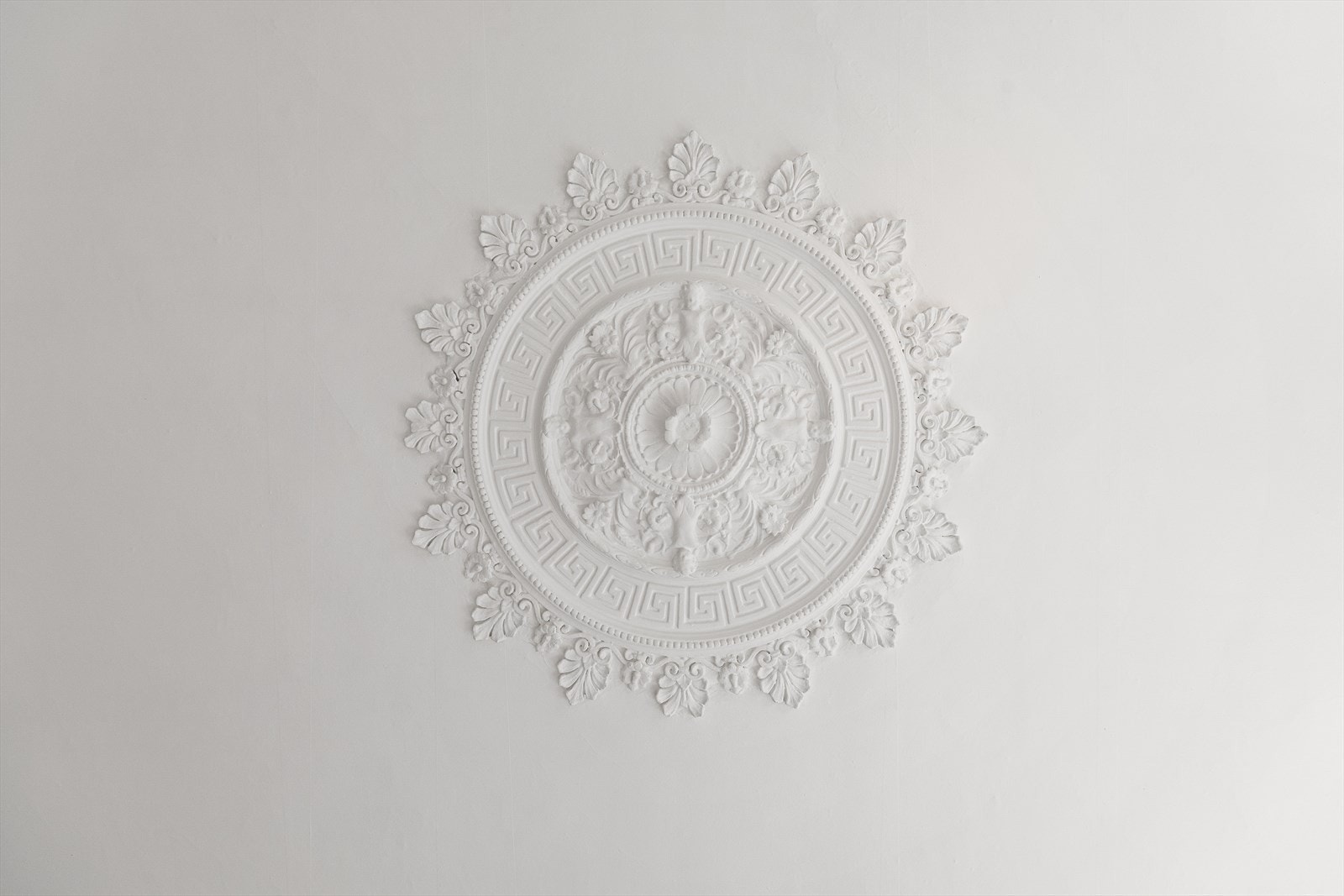 Nydelig rosett i stuens himling Galleribilde