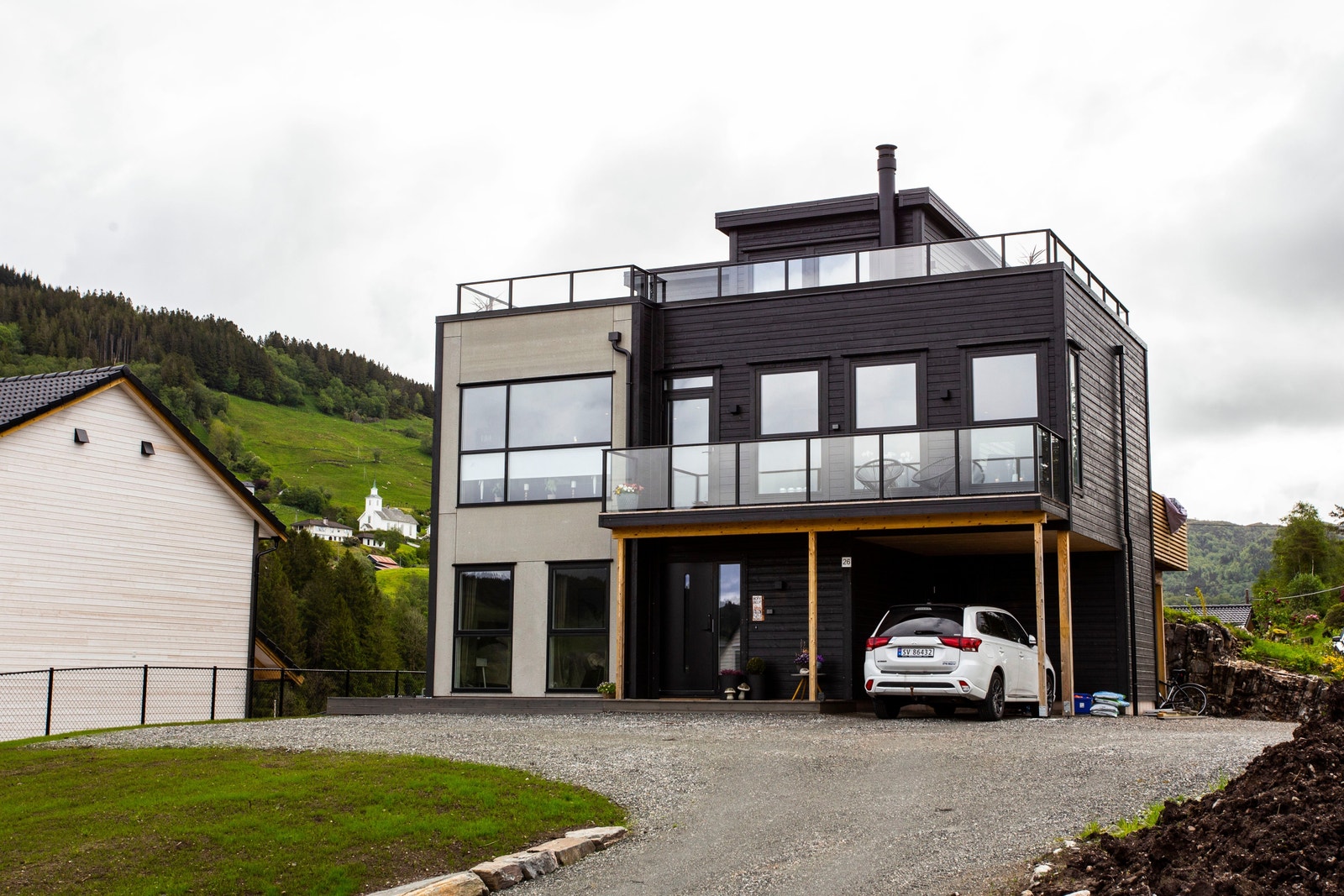 Her er en av boligene som er bygget i feltet, kan bygges på flere tomter om ønskelig Galleribilde