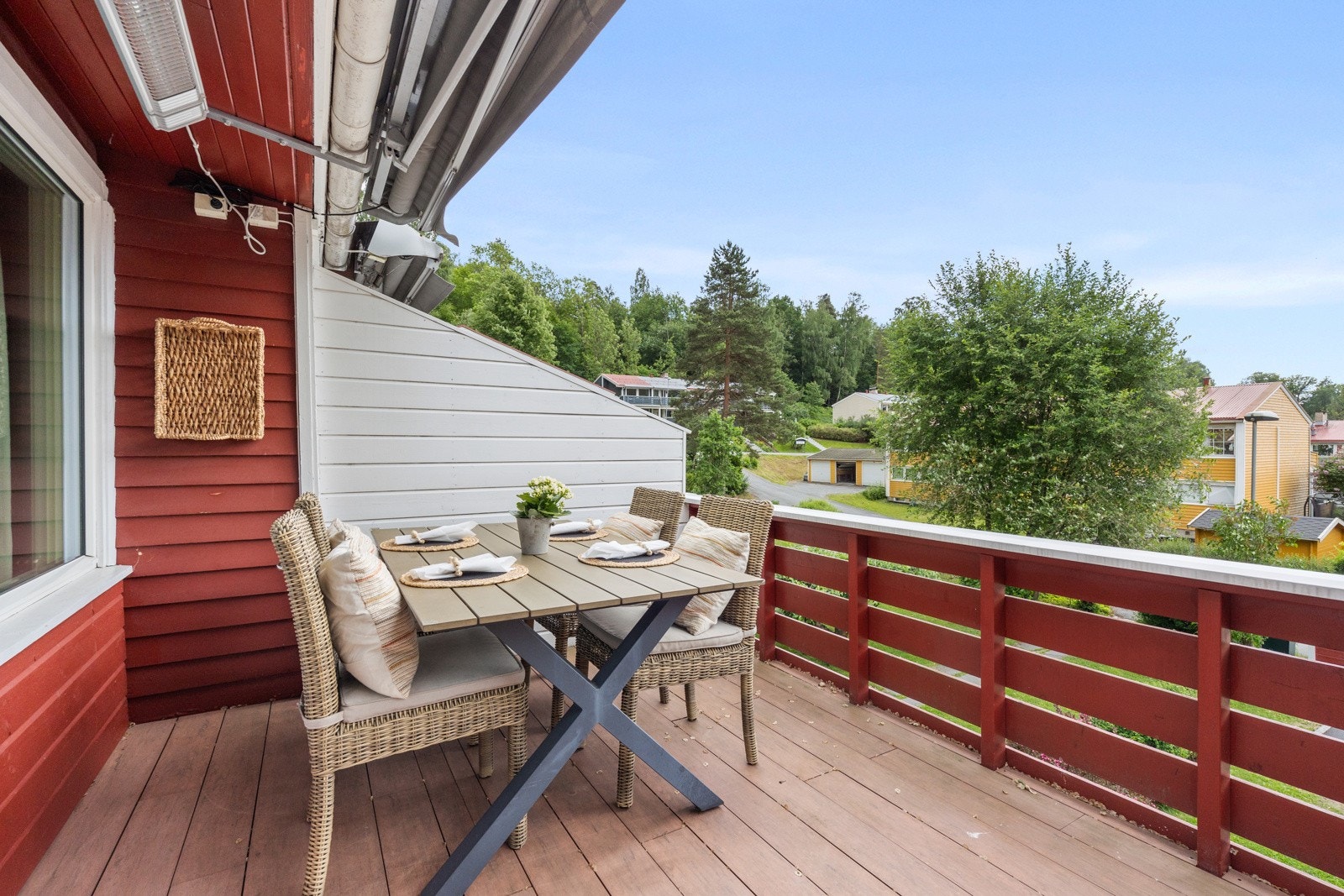 Rekkehuset byr på en flott balkong. Galleribilde