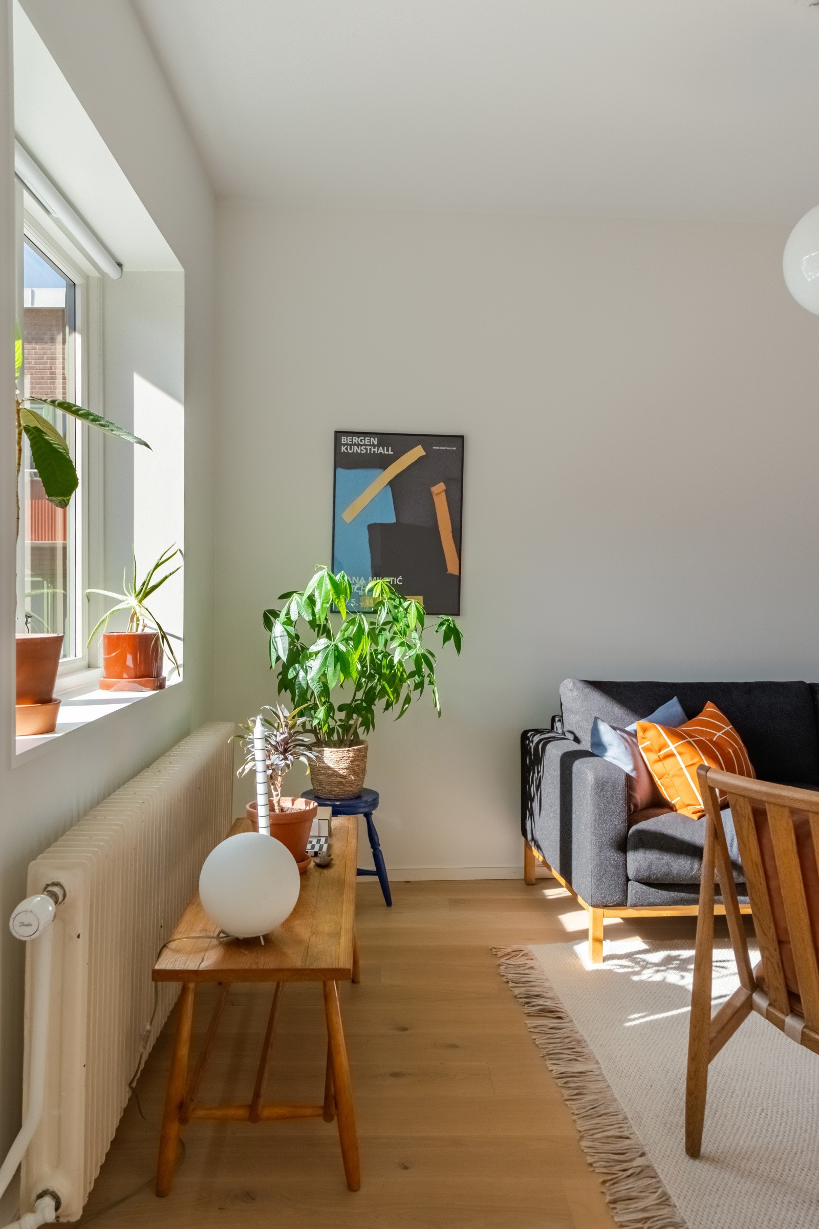 Det er verdt å nevne at felleskostnadene inkluderer både fyring (oppvarming), varmtvann og internett. Galleribilde