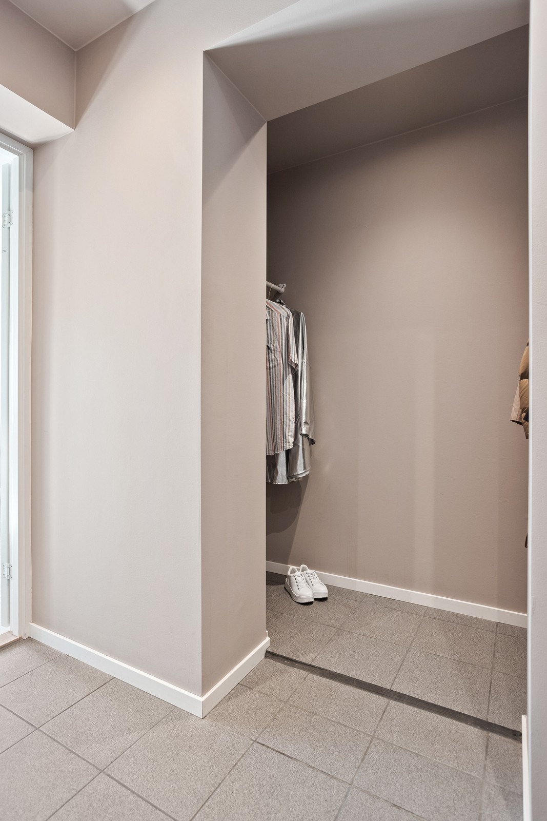 Egen nisje med plass til oppbevaring Galleribilde