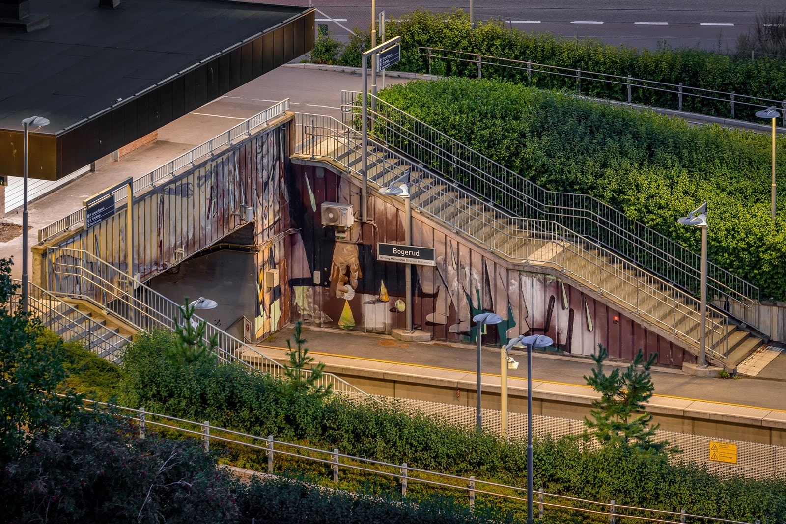 Bogerud T-bane er i kort gåavstand til leiligheten. Galleribilde