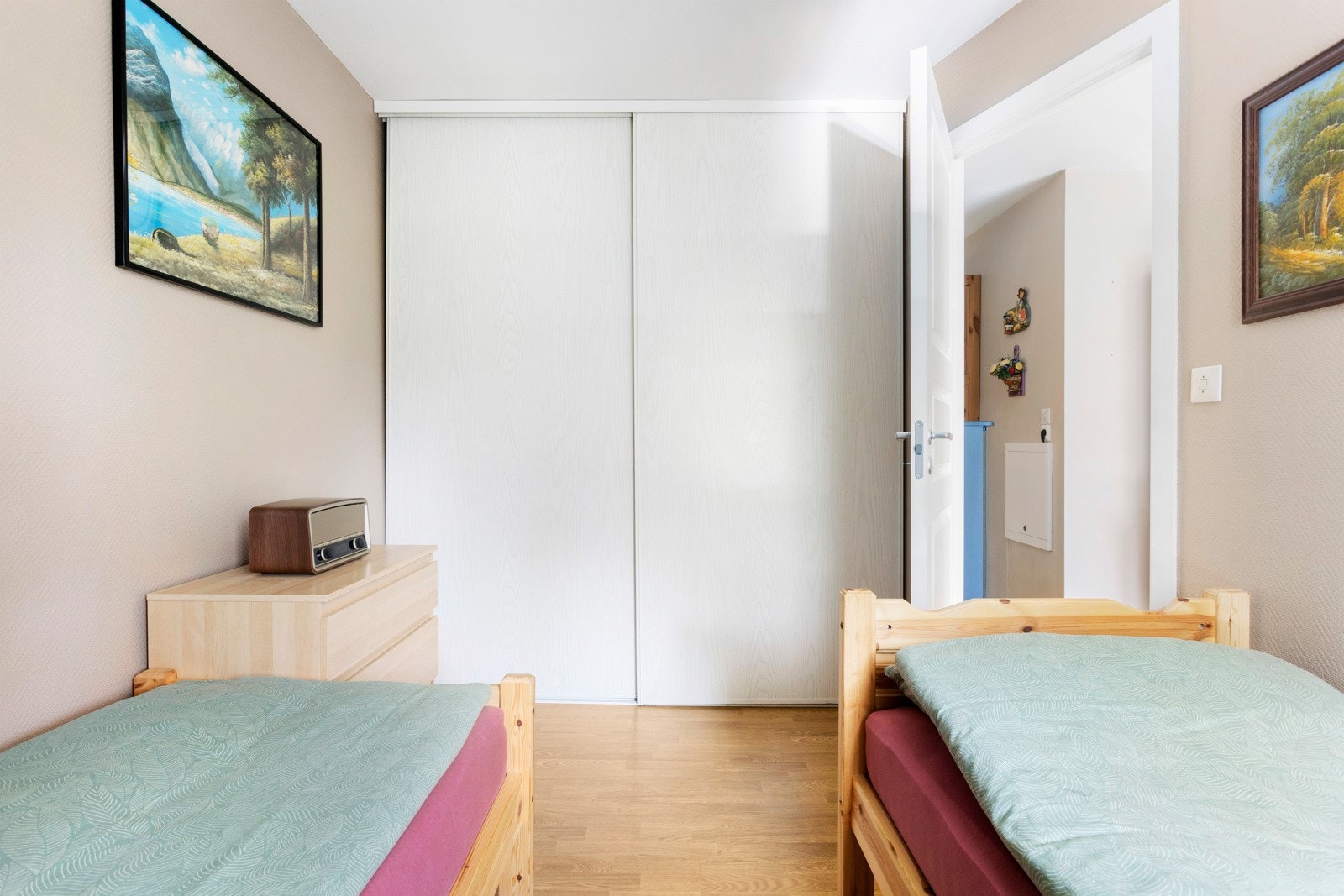 Rommet byr på en rekke møbleringsmuligheter Galleribilde