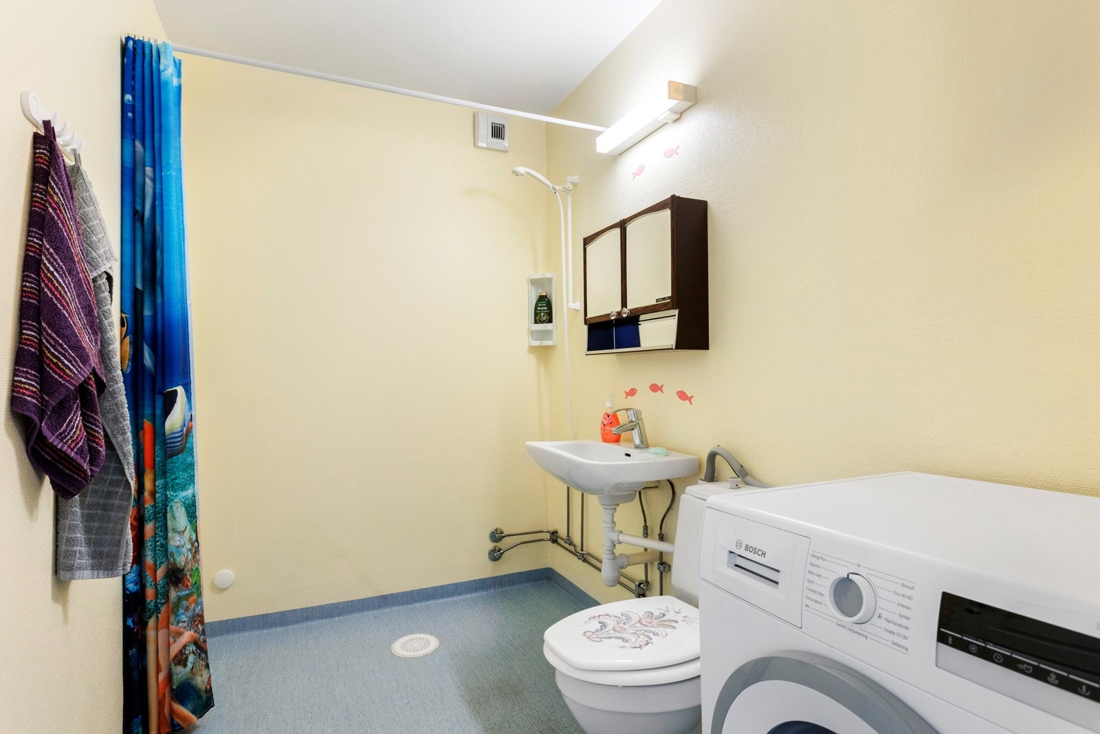 Badet er av romslig størrelse. Her er det mye potensial Galleribilde