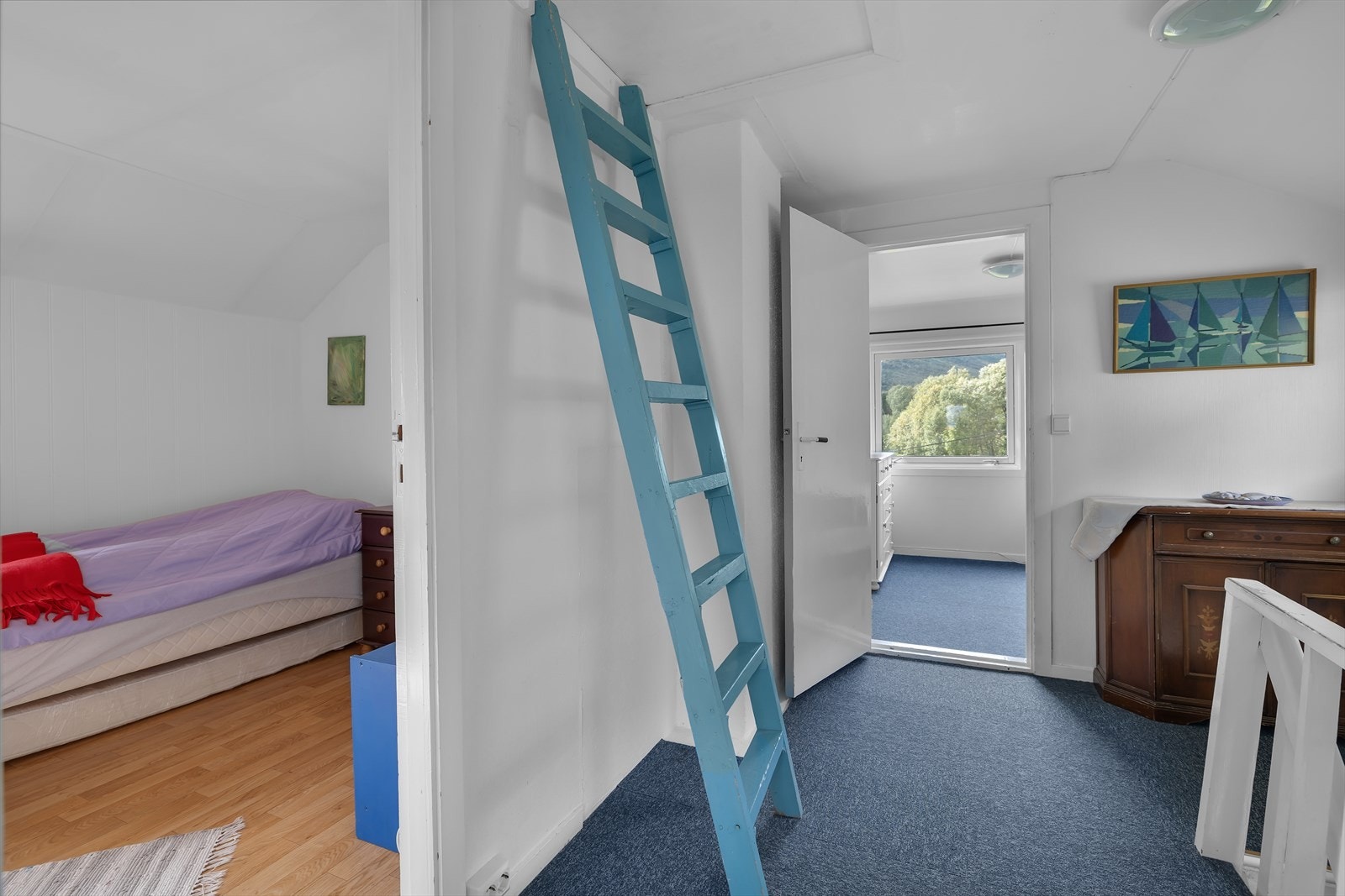 Alle soverommene ligger i øverste etasje Galleribilde