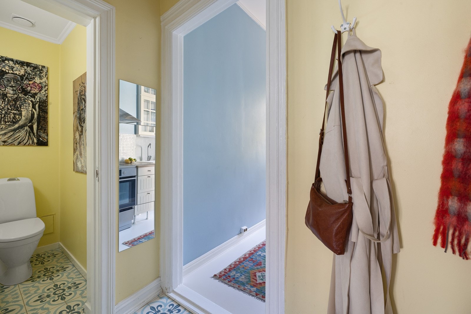 I tillegg disponerer boligen en loftsbod på ca. 3m² og en kjellerbod med gulvareal et på ca. 5,4m². Galleribilde