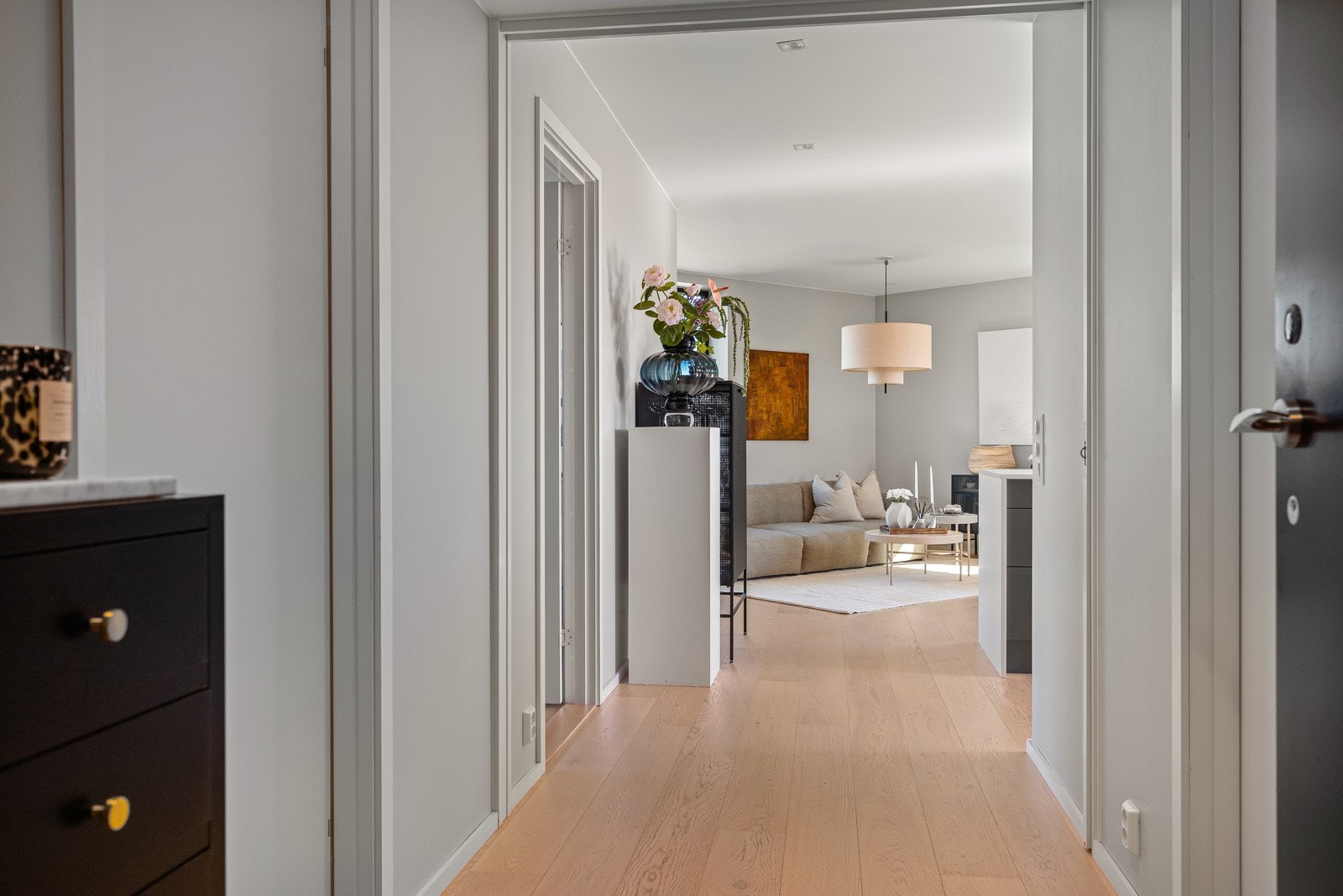 Inngangsparti. Galleribilde