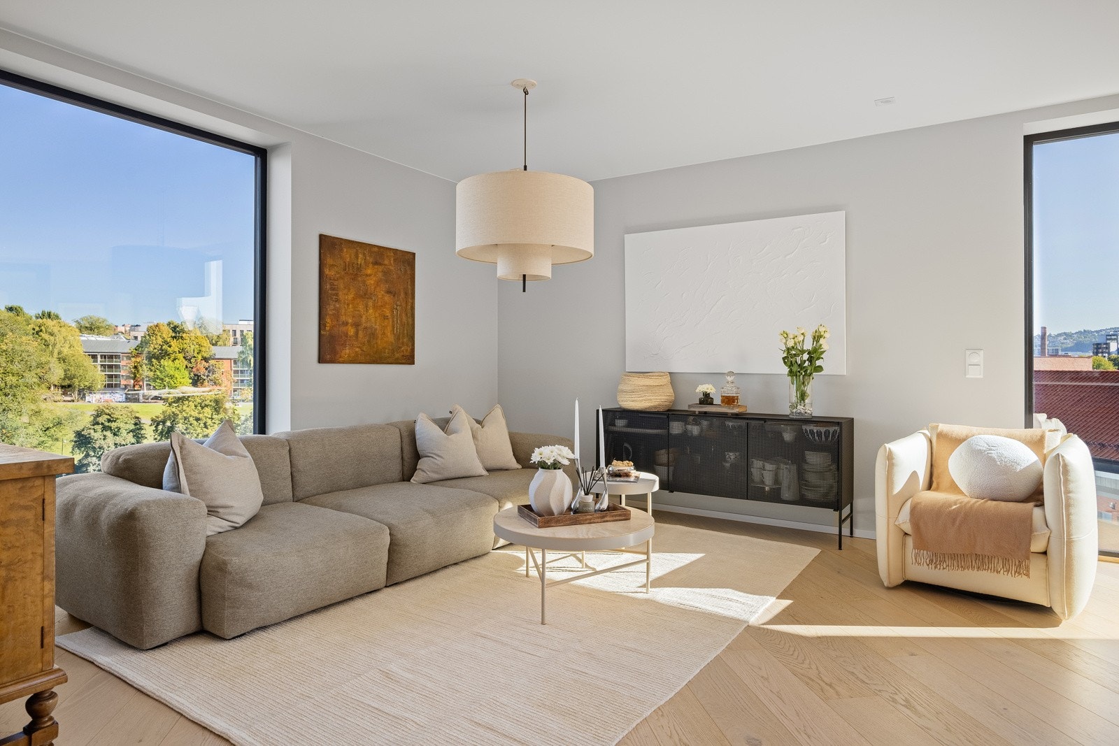 Karoline Selvåg v/ PrivatMegleren Grünerløkka har gleden av å vise frem en attraktiv og unik leilighet i Vulkan 2! Galleribilde