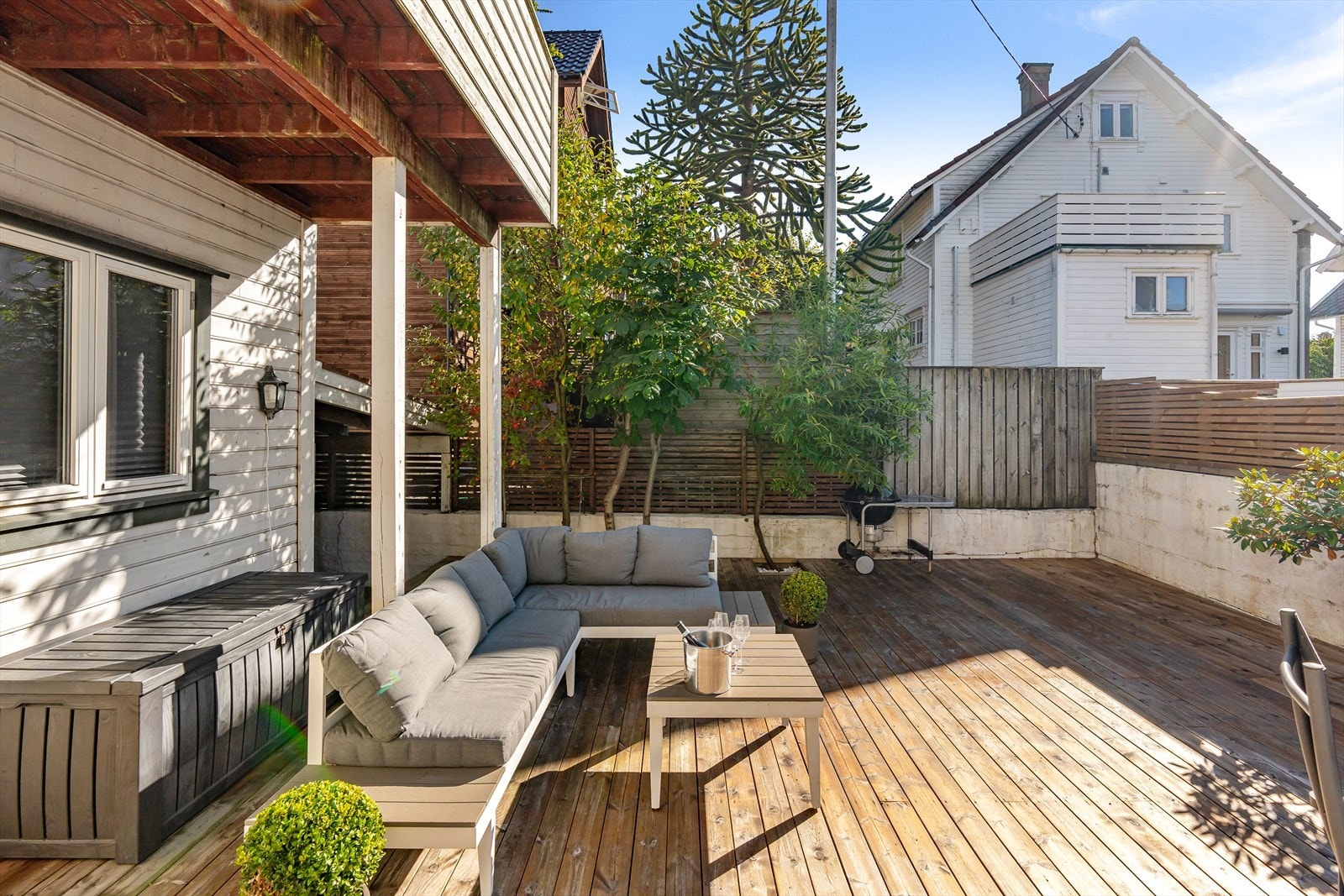 Meget solrikt og trivelig uteareal. Galleribilde