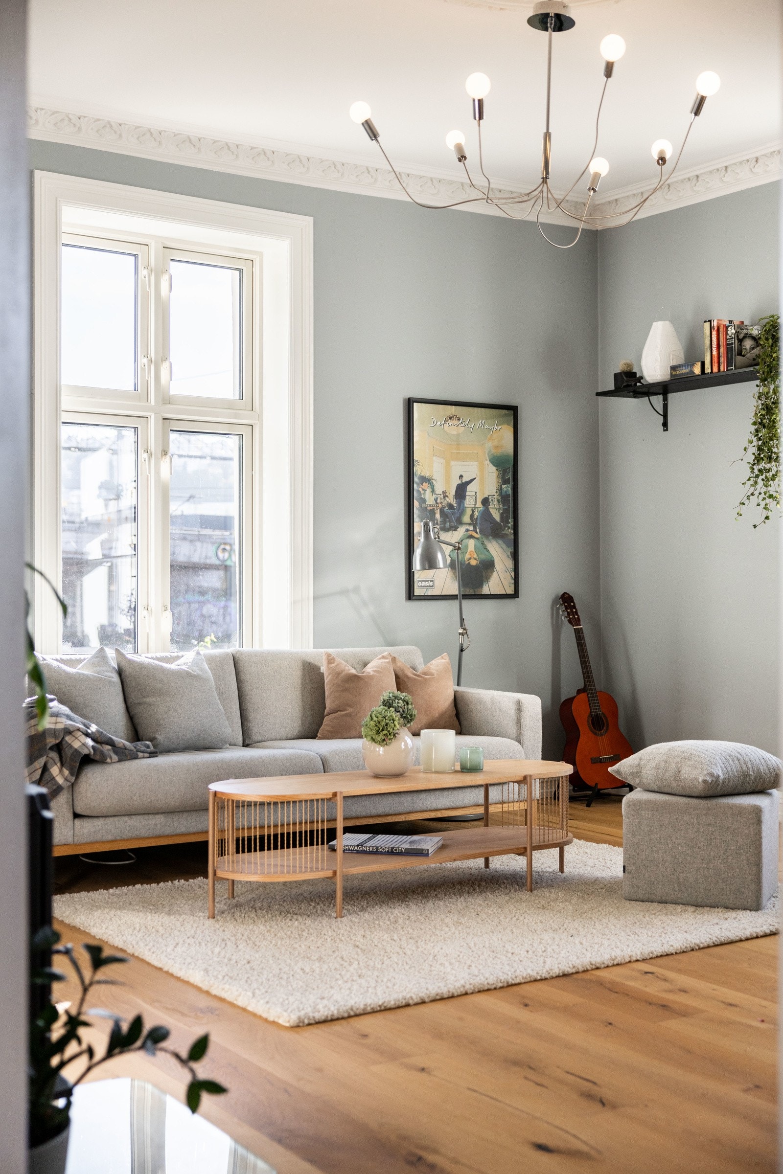 Gulvene i leiligheten er belagt med enstavs eike parkett. Galleribilde