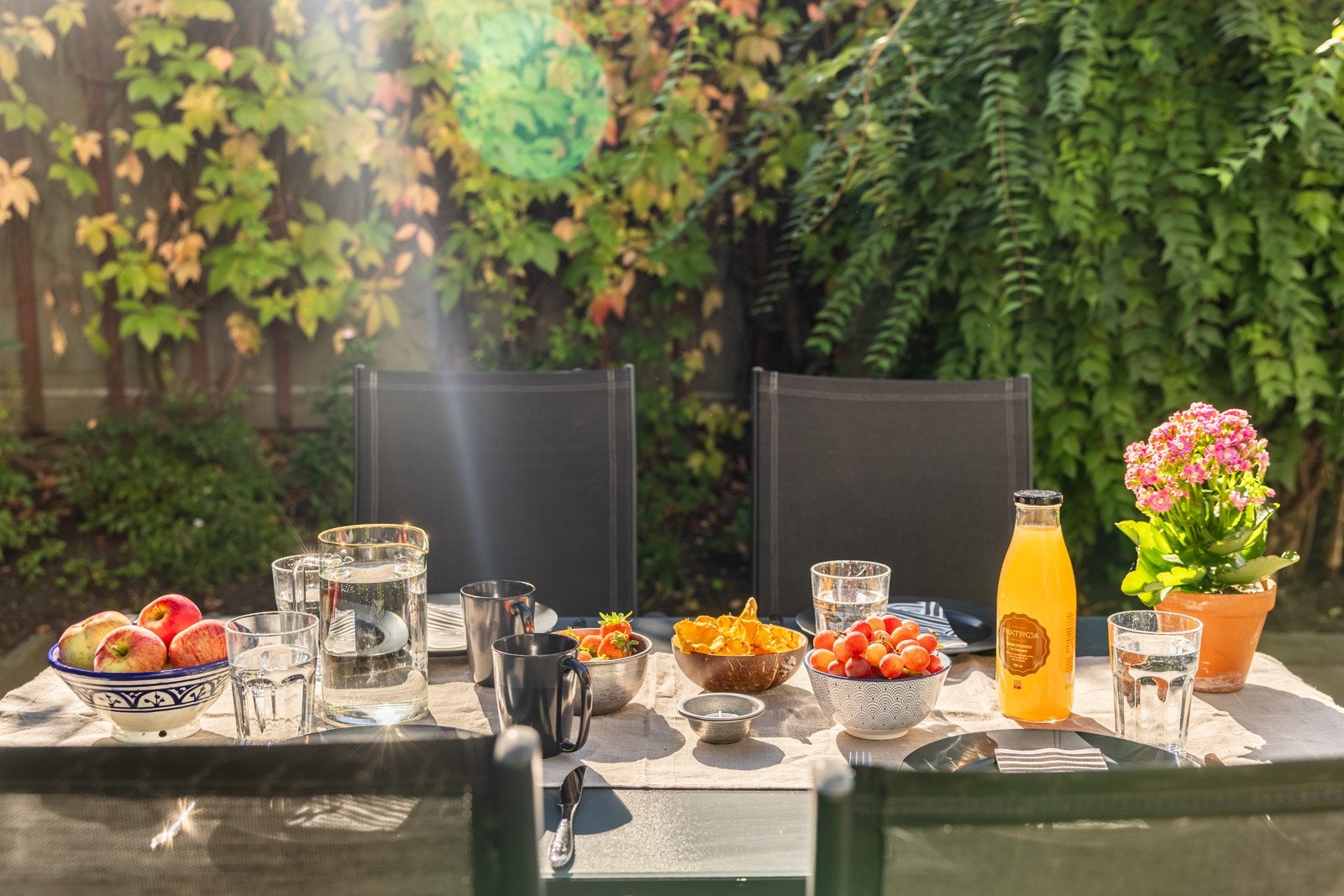 Borettslaget har i tillegg sykkelparkering bak låst port i bakgården mellom bygningene. Galleribilde