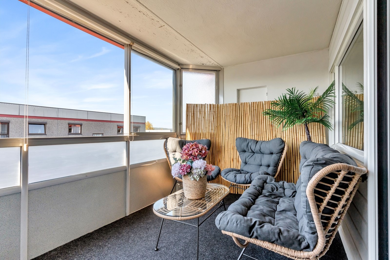 Balkongen er på 14 kvm og har gode solforhold. Galleribilde