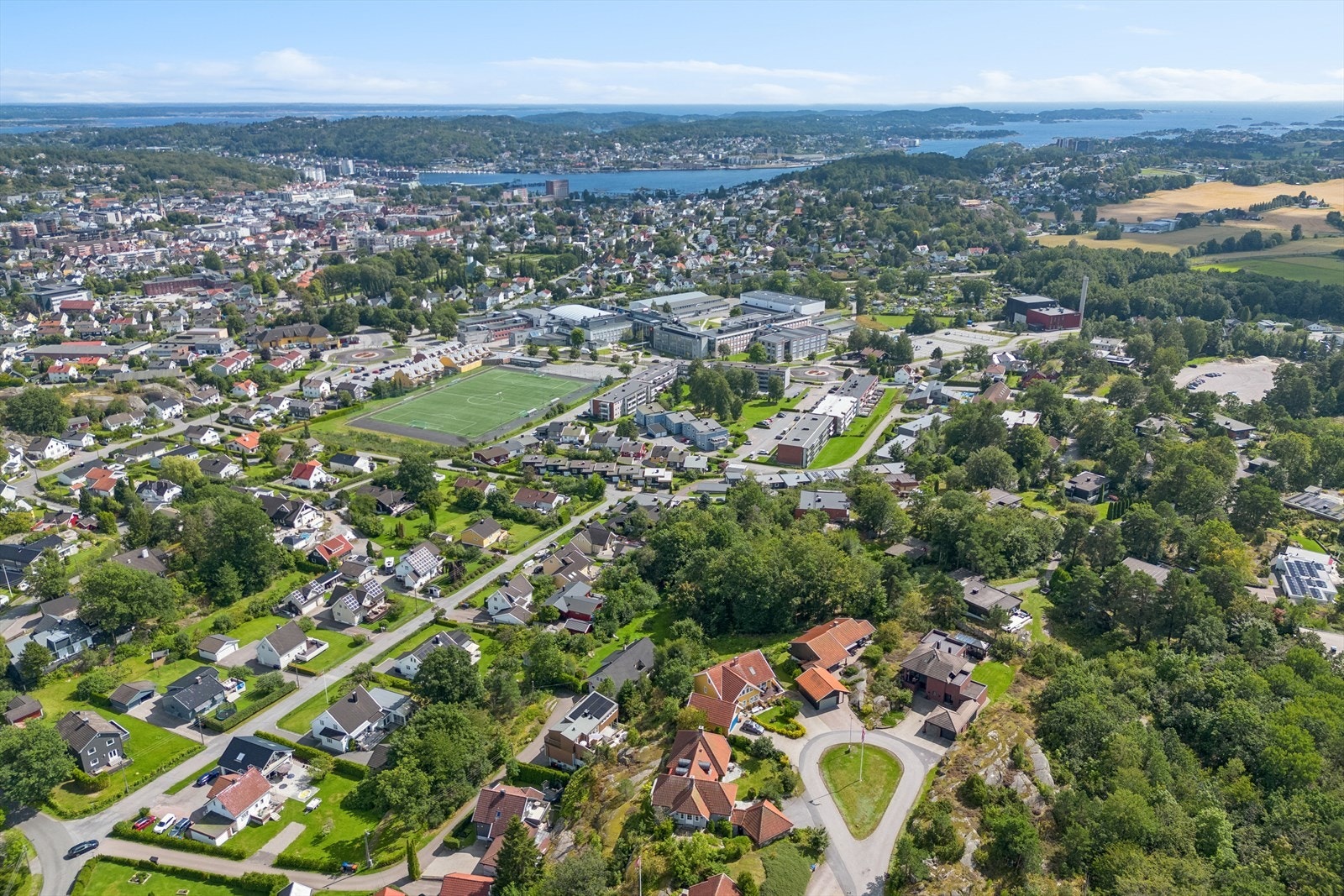 Denne flotte familieboligen i Sillåsen 10 kan bli din - velkommen til en hyggelig visning! Galleribilde