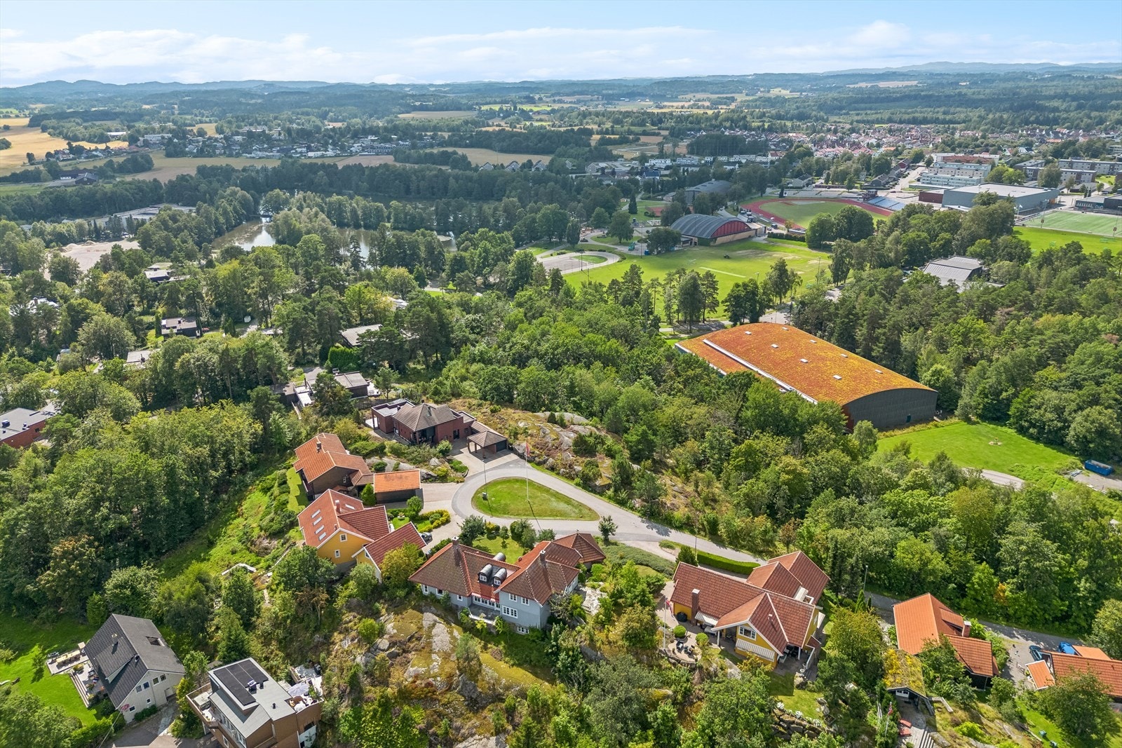 Attraktiv og barnevennlig beliggenhet til blindvei! Galleribilde