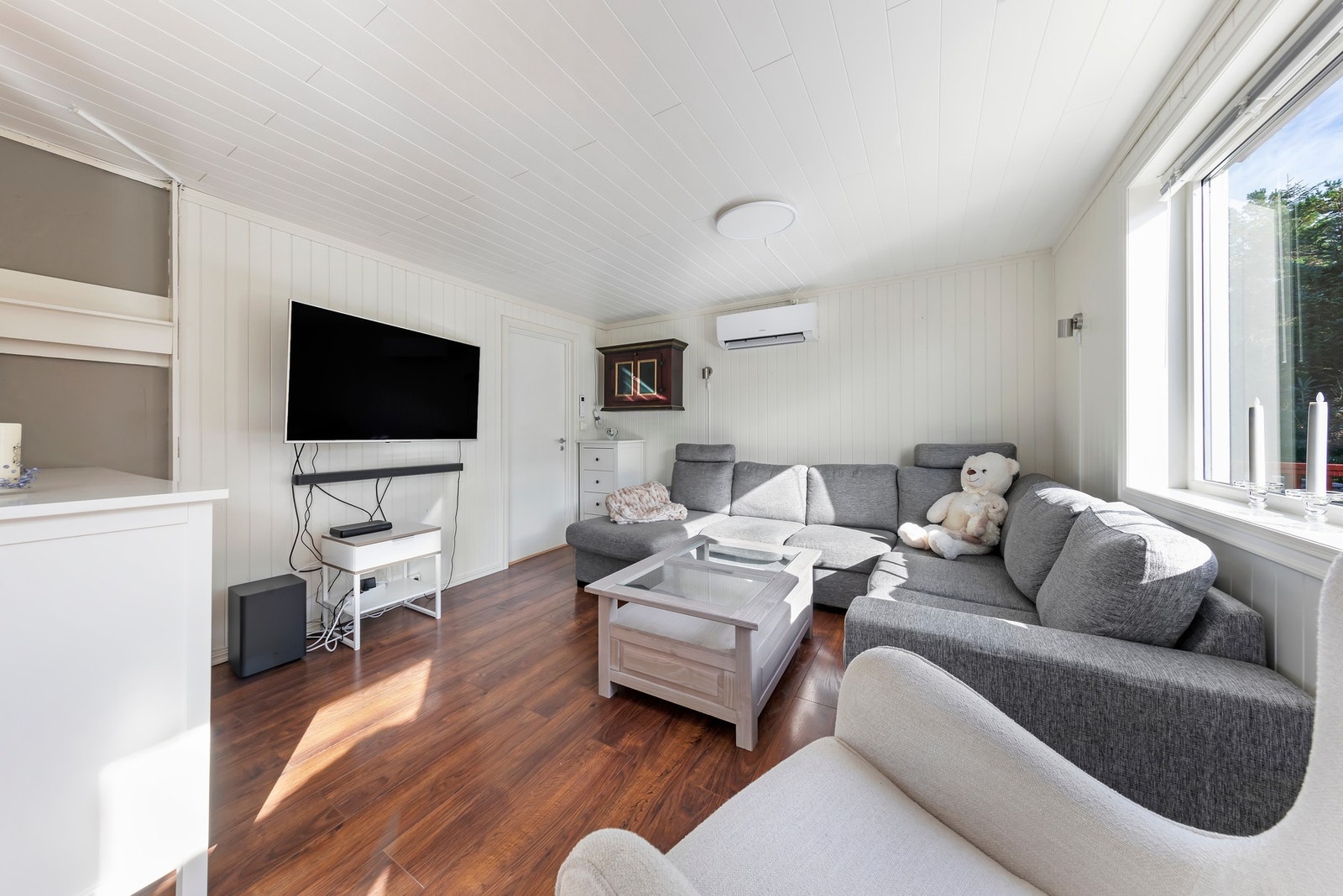 Varmepumpe på stue er fra 2018 Galleribilde