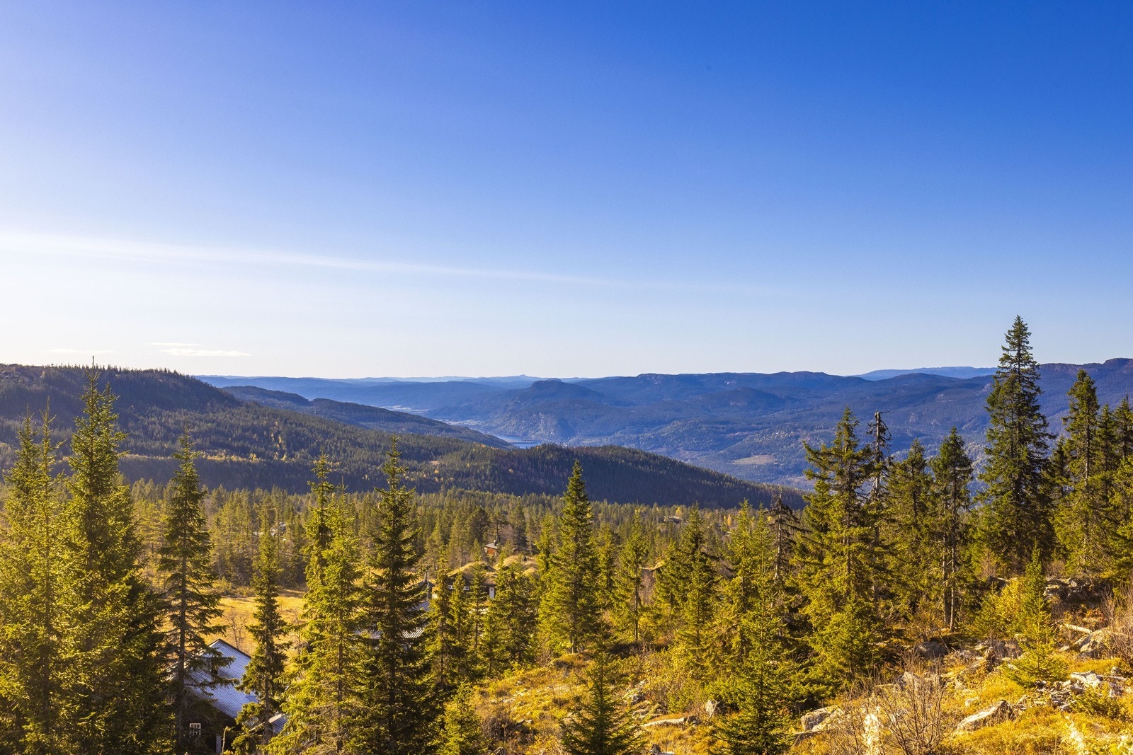 Her kan man sitte usjenert i solveggen, mens man nyter den flotte utsikten. Galleribilde