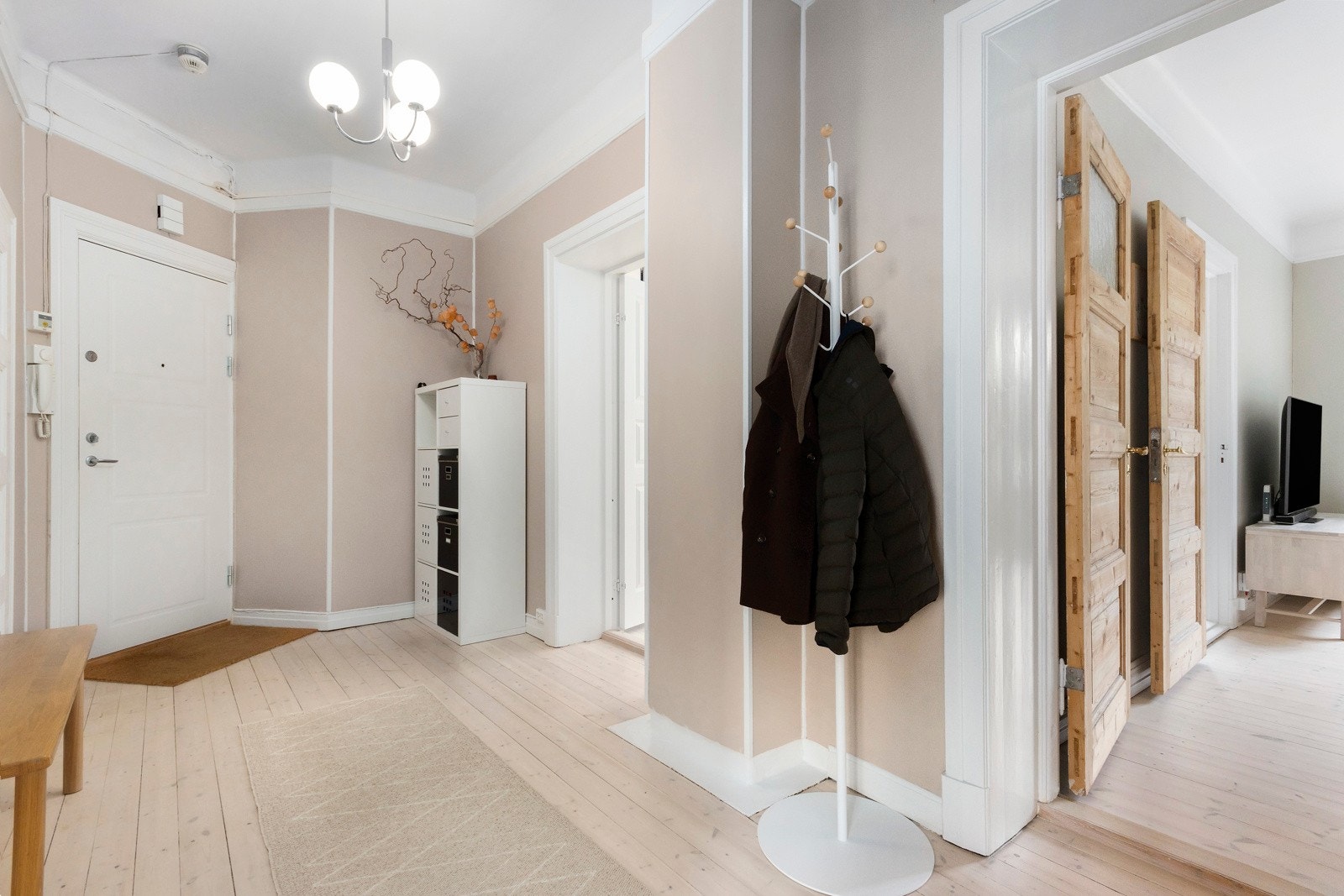 Inngangspartiet er lyst og innbydende. Galleribilde